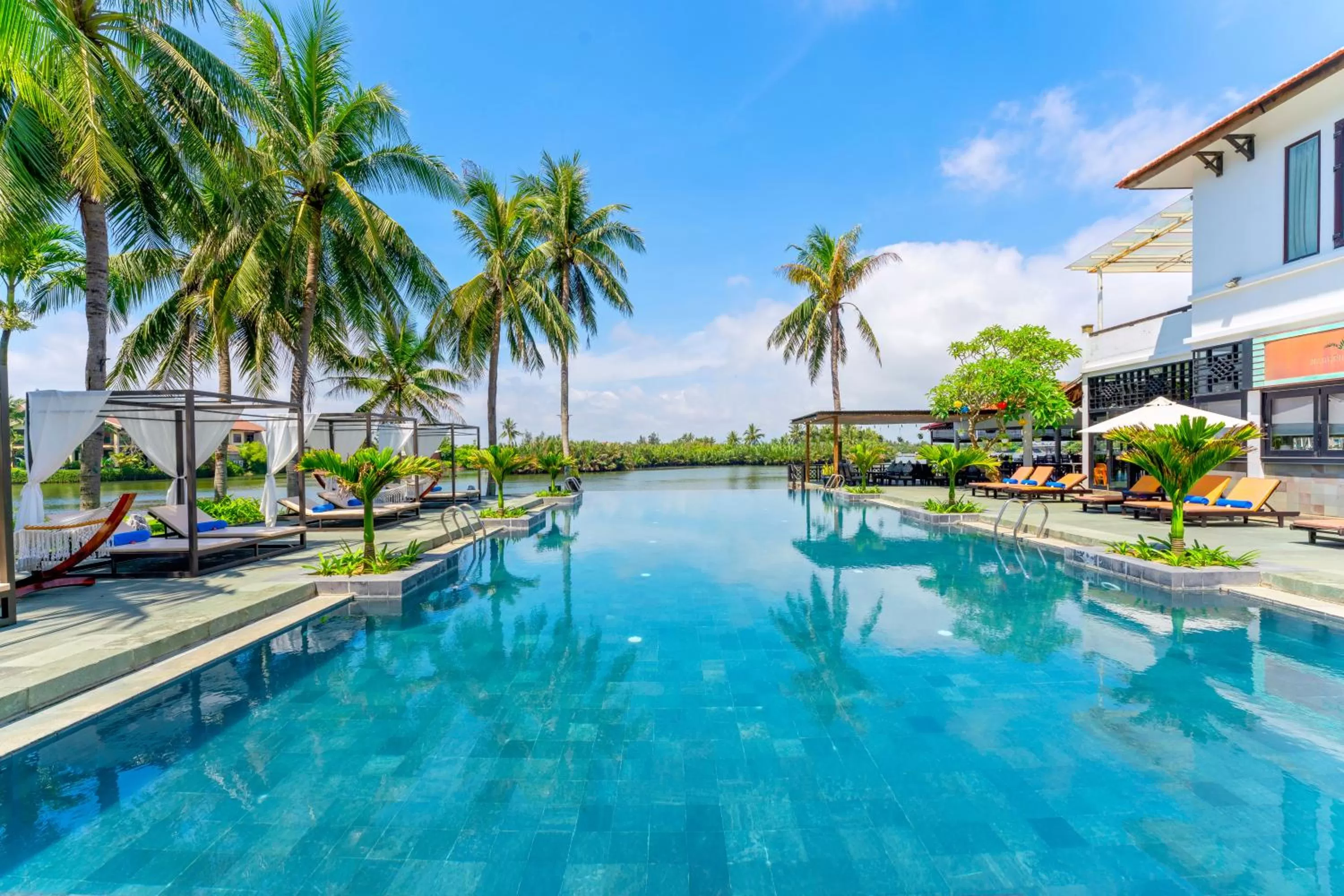 Swimming pool in Hoi An Beach Resort