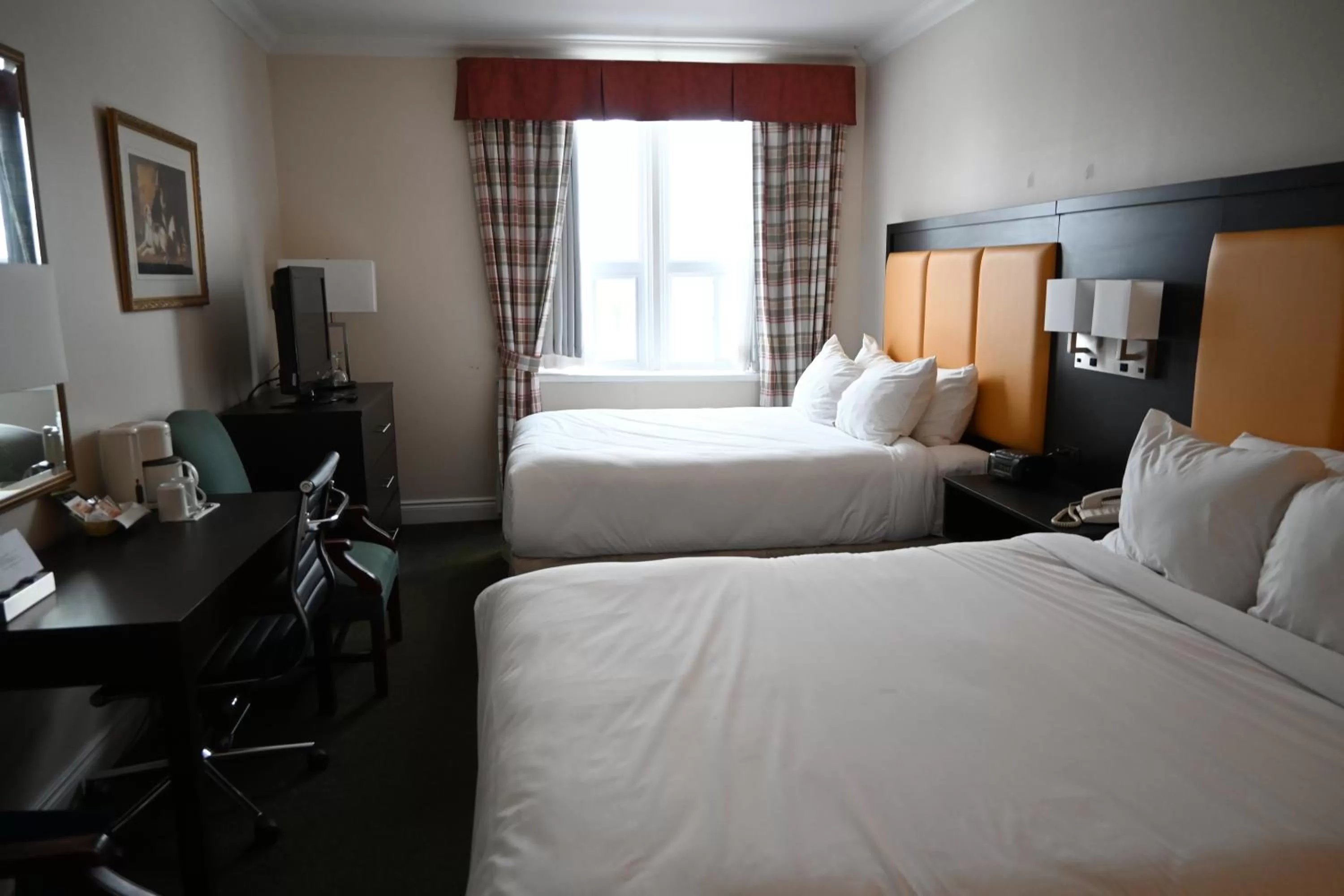 Bed in The Gananoque Inn