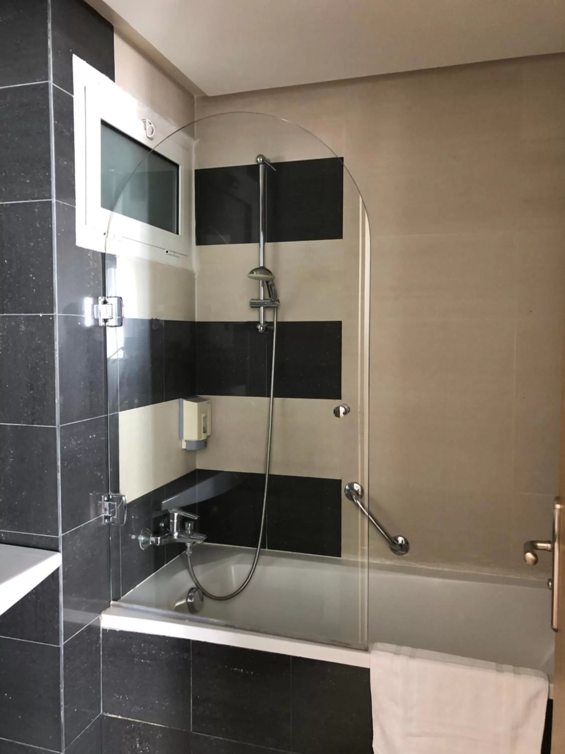 Bathroom in Le Pietri Urban Hotel