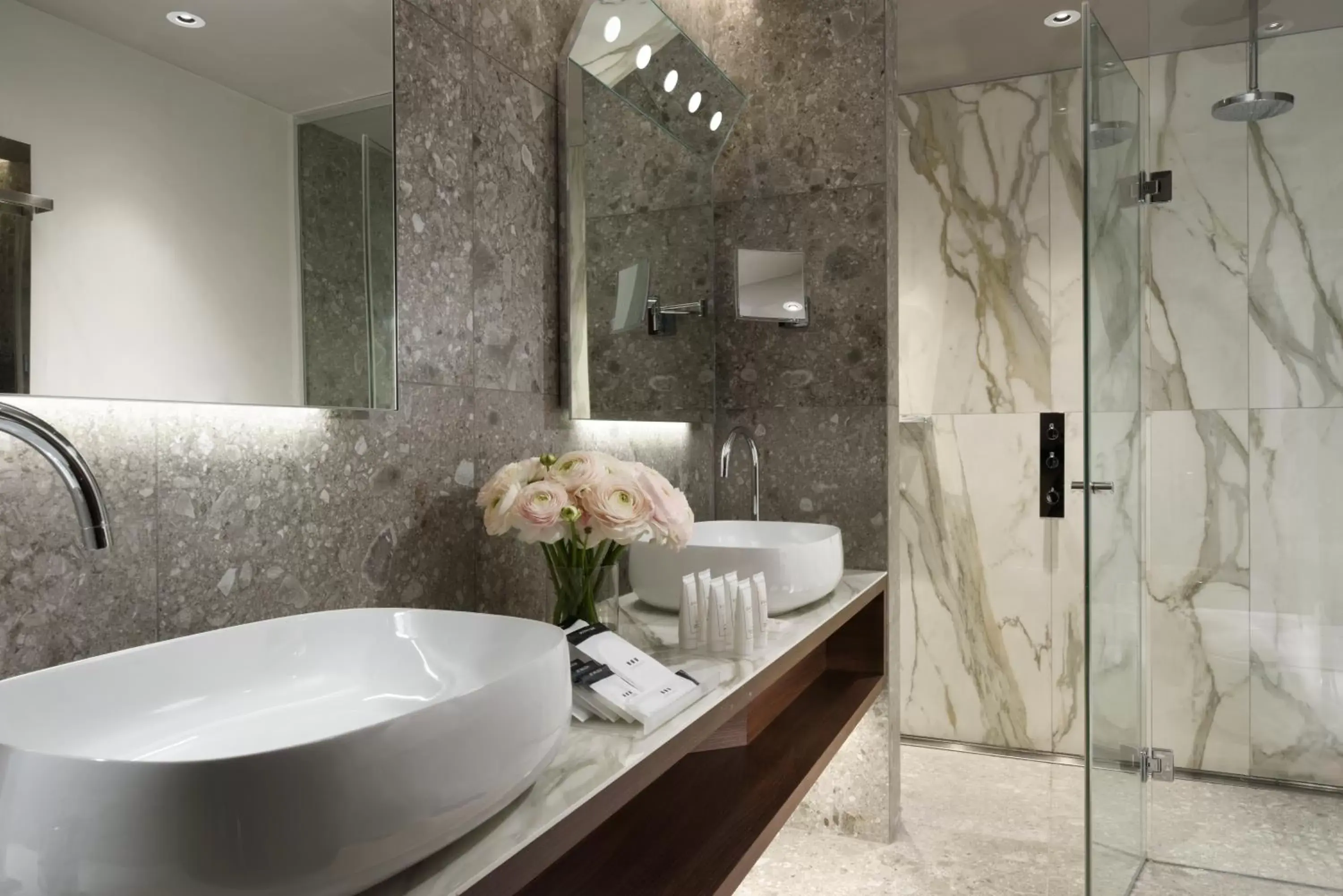 Junior Suite Room with Extra Bed - City View in Milano Verticale | UNA Esperienze Junior Suite Room with Extra Bed - City View in Milano Verticale | UNA Esperienze