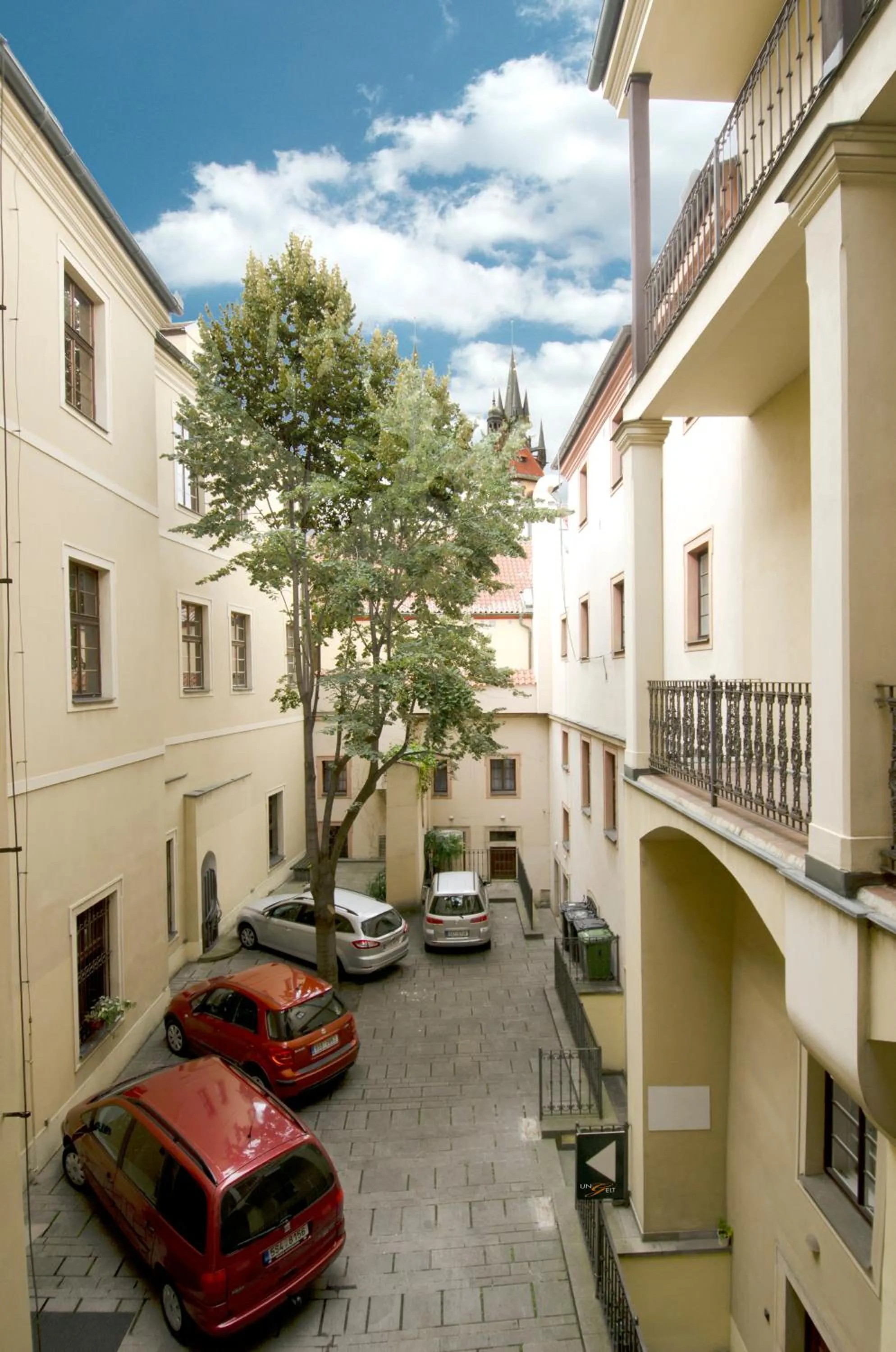 Property building in Hotel Metamorphis