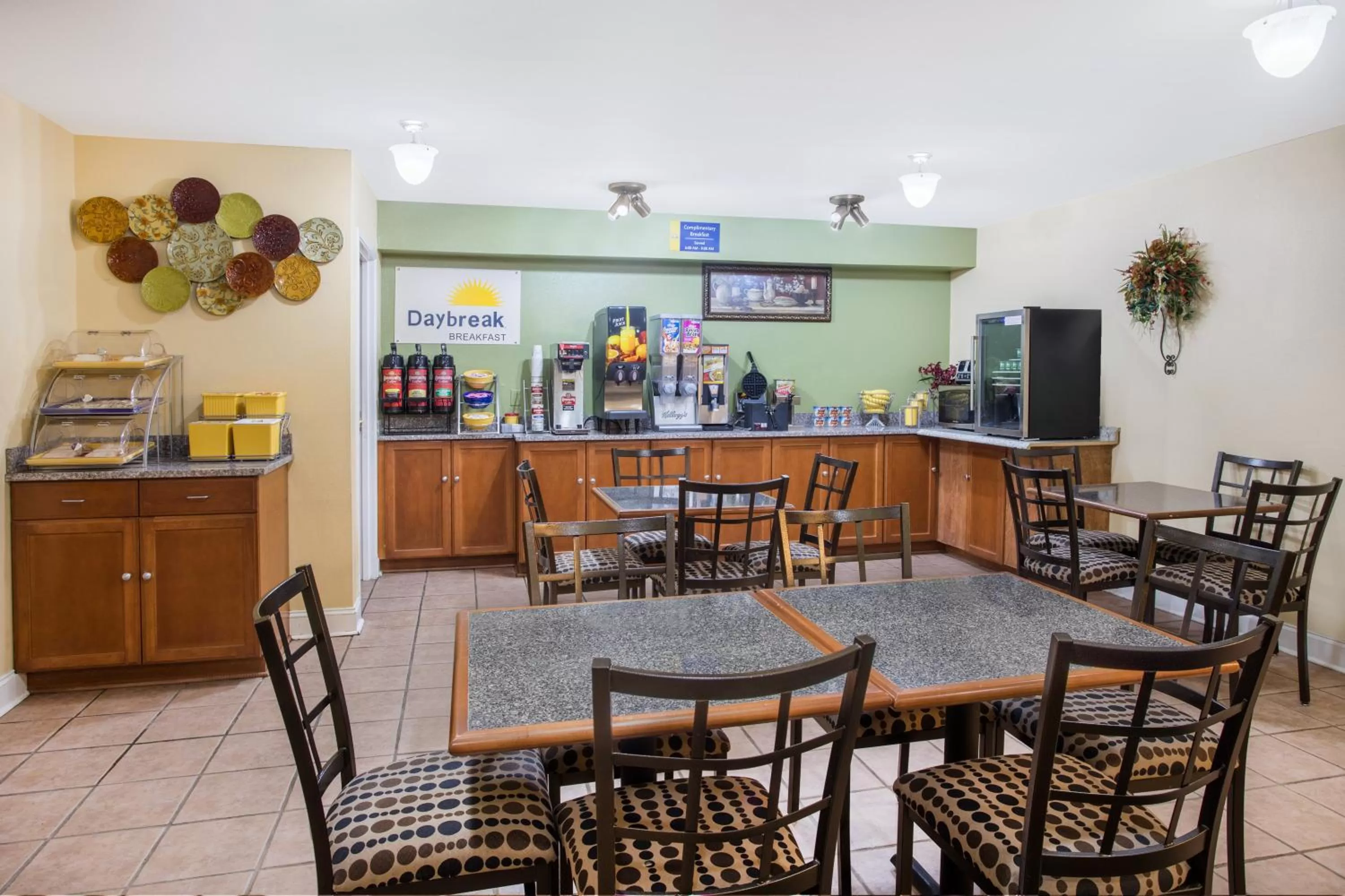 Dining area in Days Inn by Wyndham Abbeville