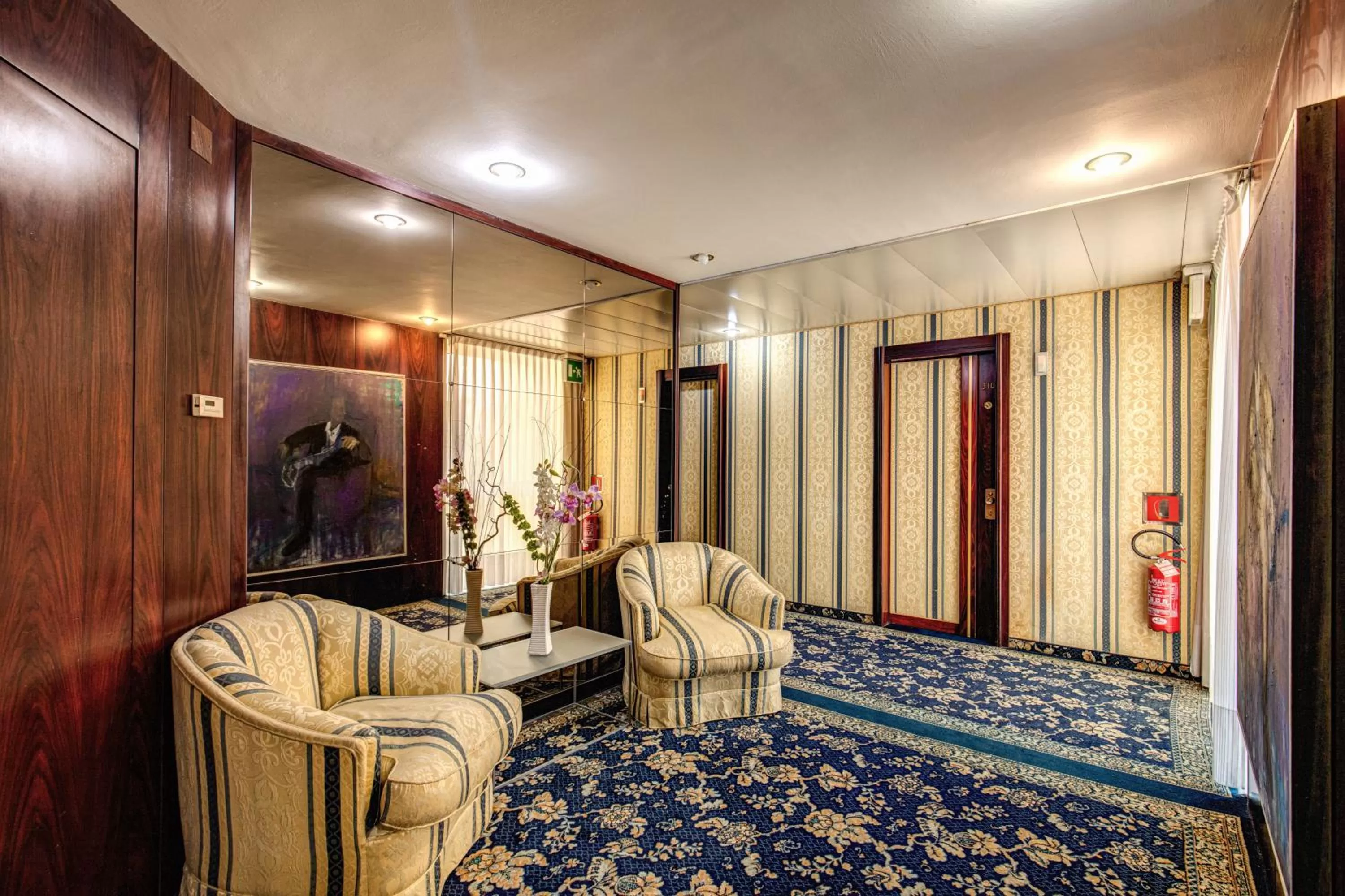 Seating area in Venice Michelangelo Hotel