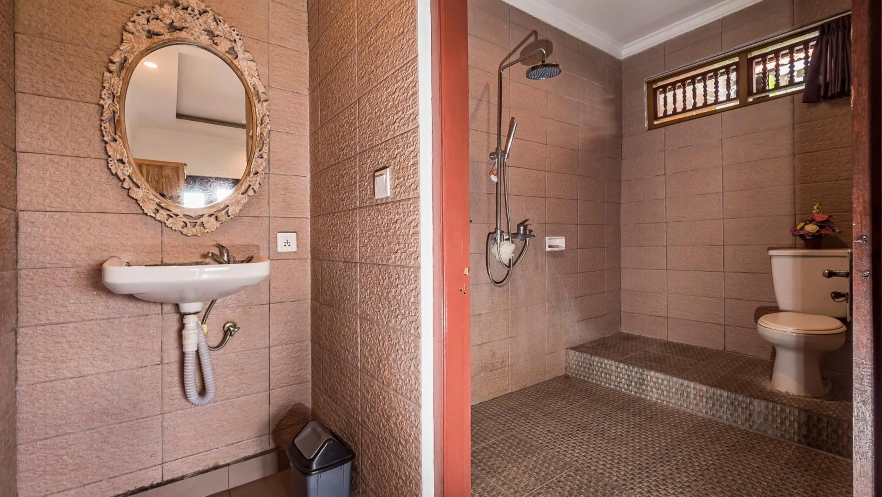 Bathroom in Kun - Kun Guest House Ubud