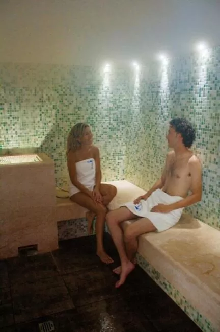 Steam room in Hotel Lovere Resort & Spa