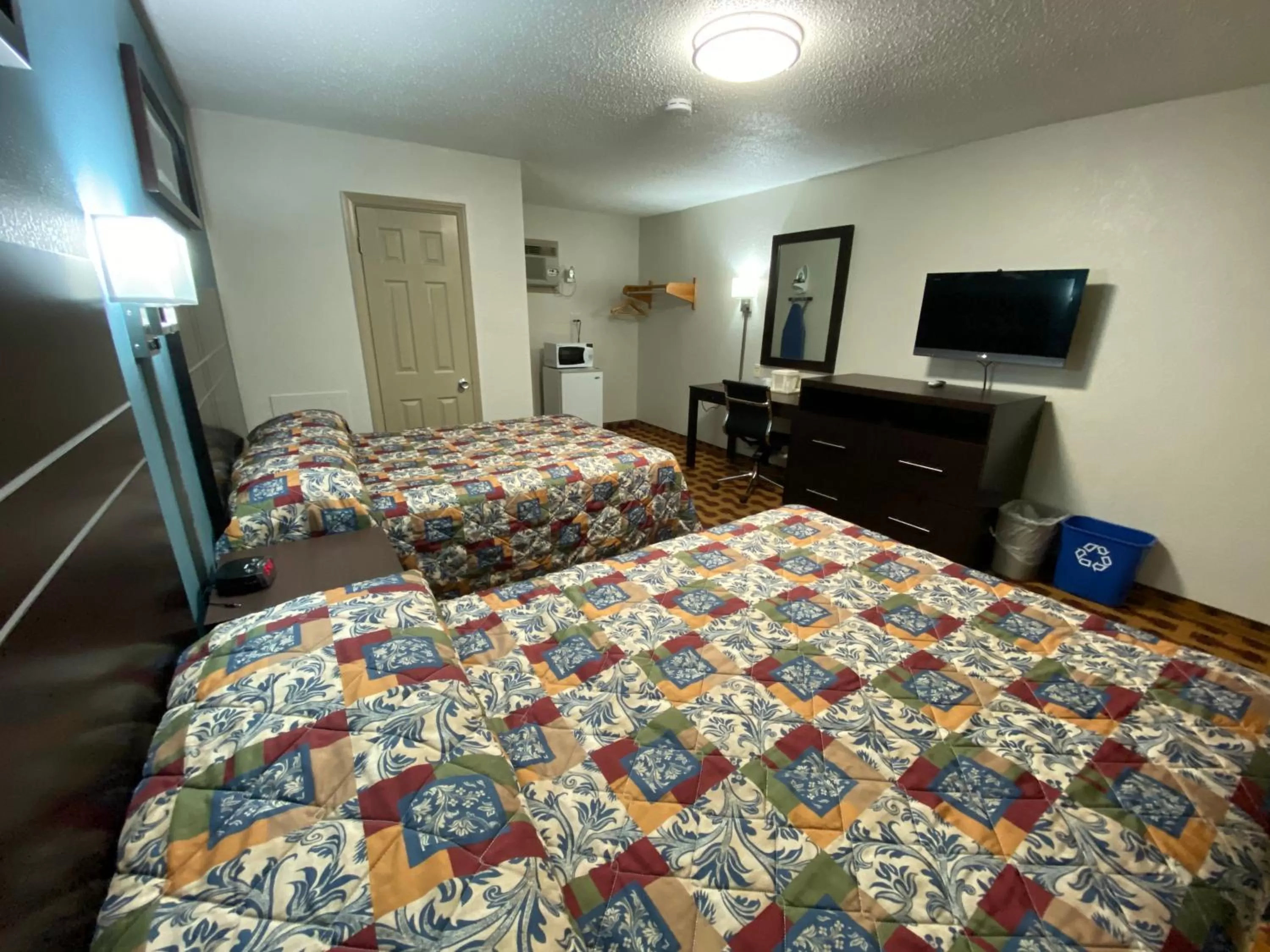 Bed in Lodge Inn Wrightstown - Fort Dix