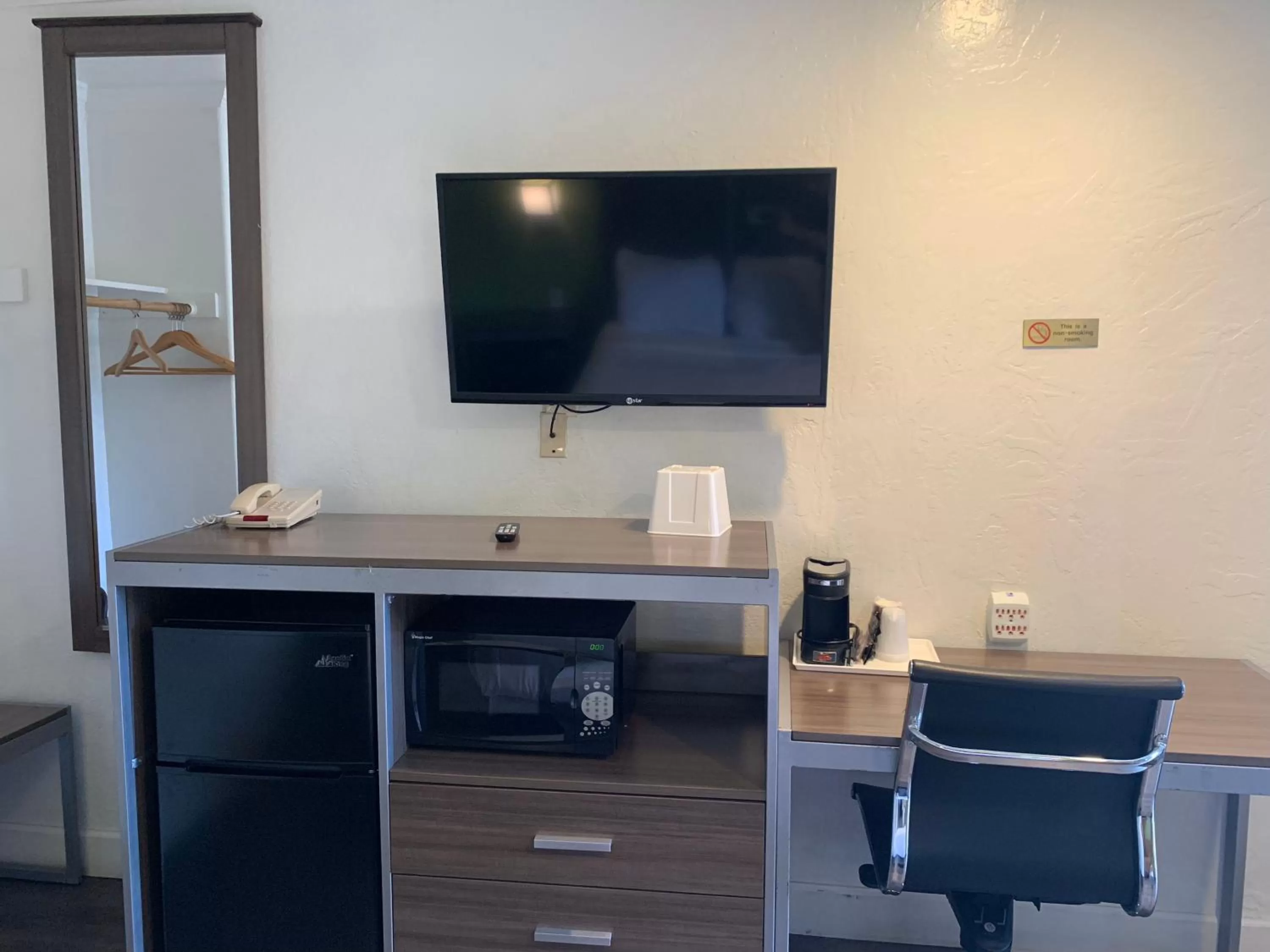 TV and multimedia in Gilroy Inn