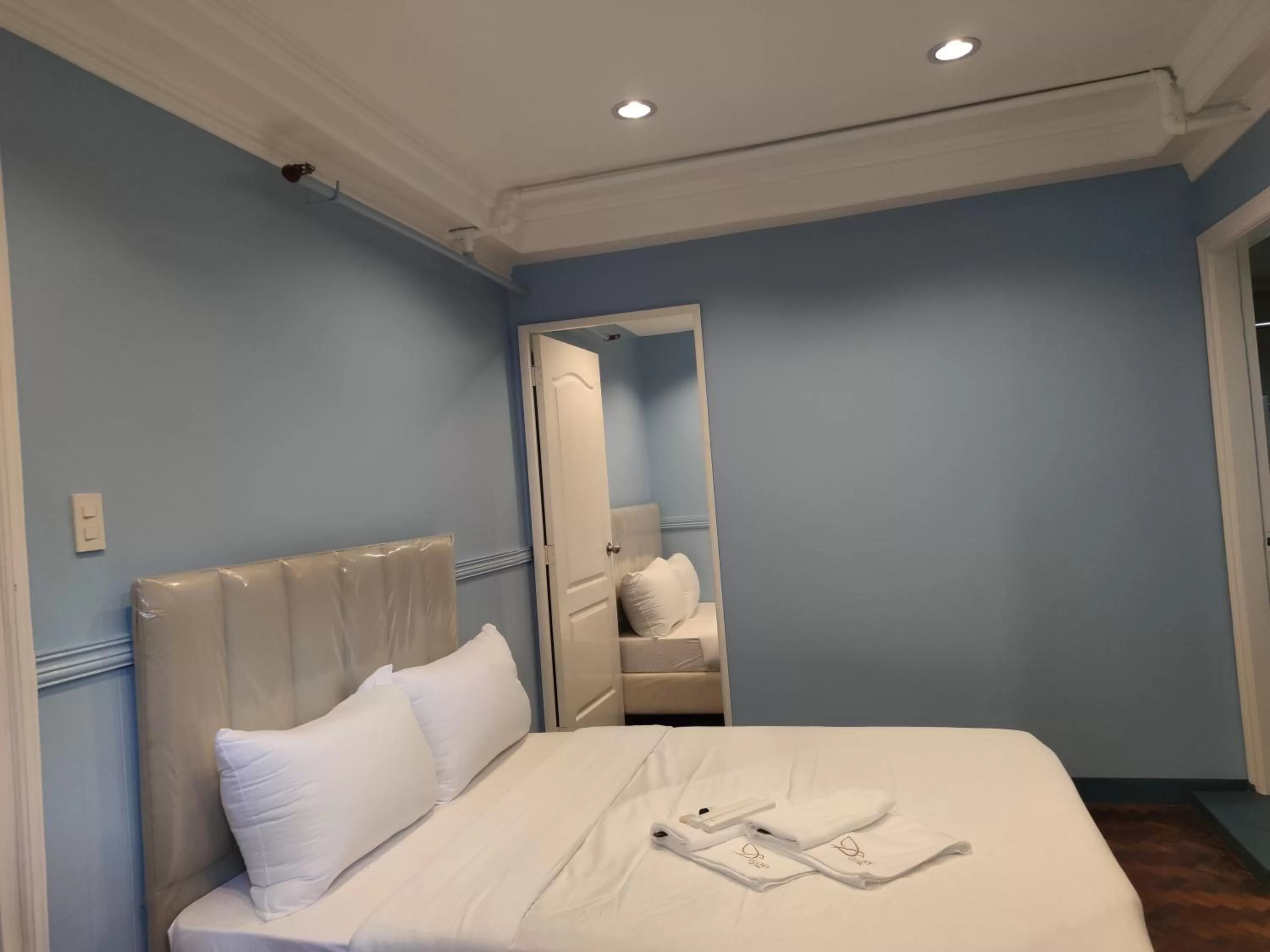 Bedroom, Bed in Glory Hotel Cubao