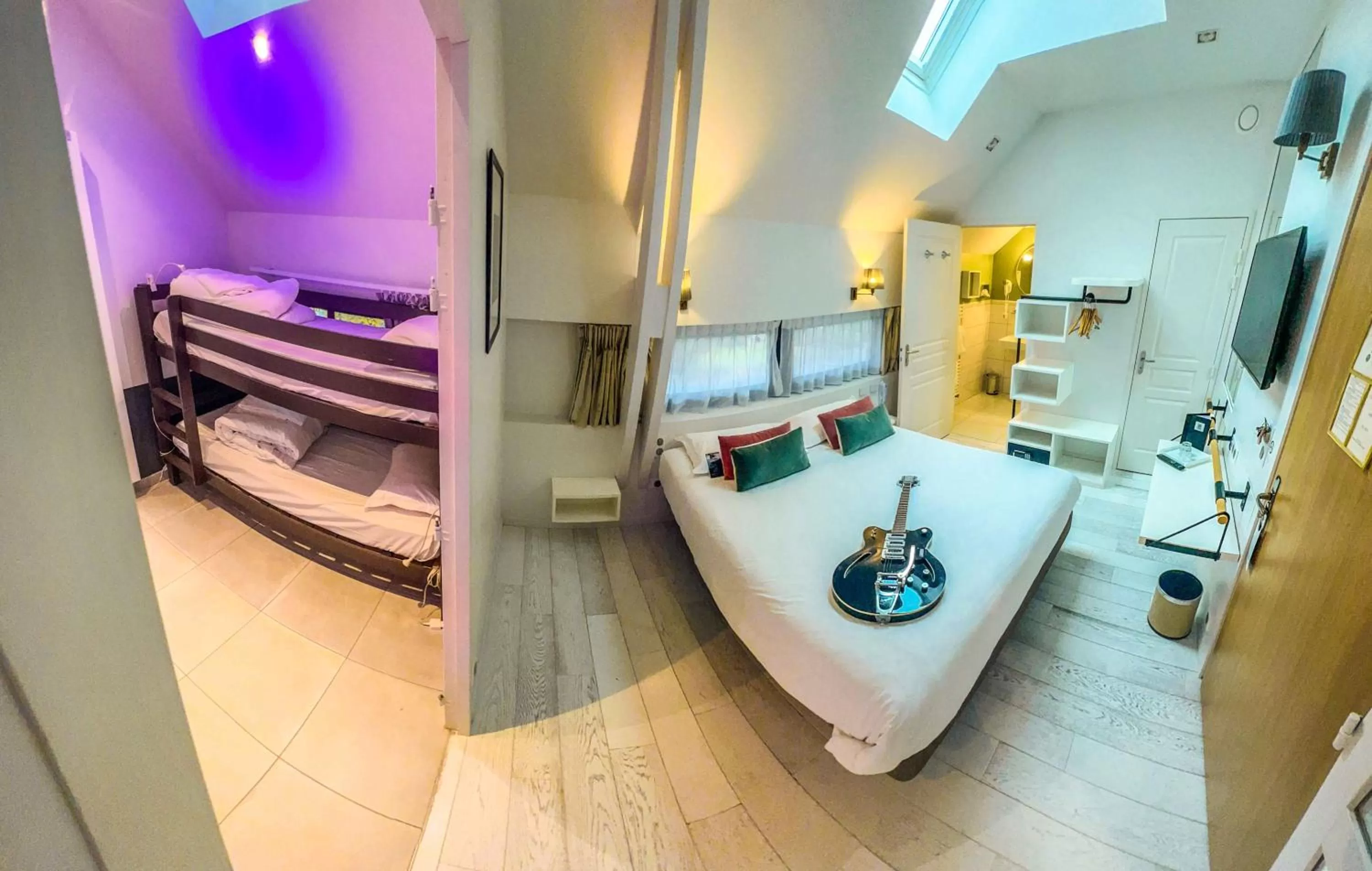 children, Bed in Le Magic Hall