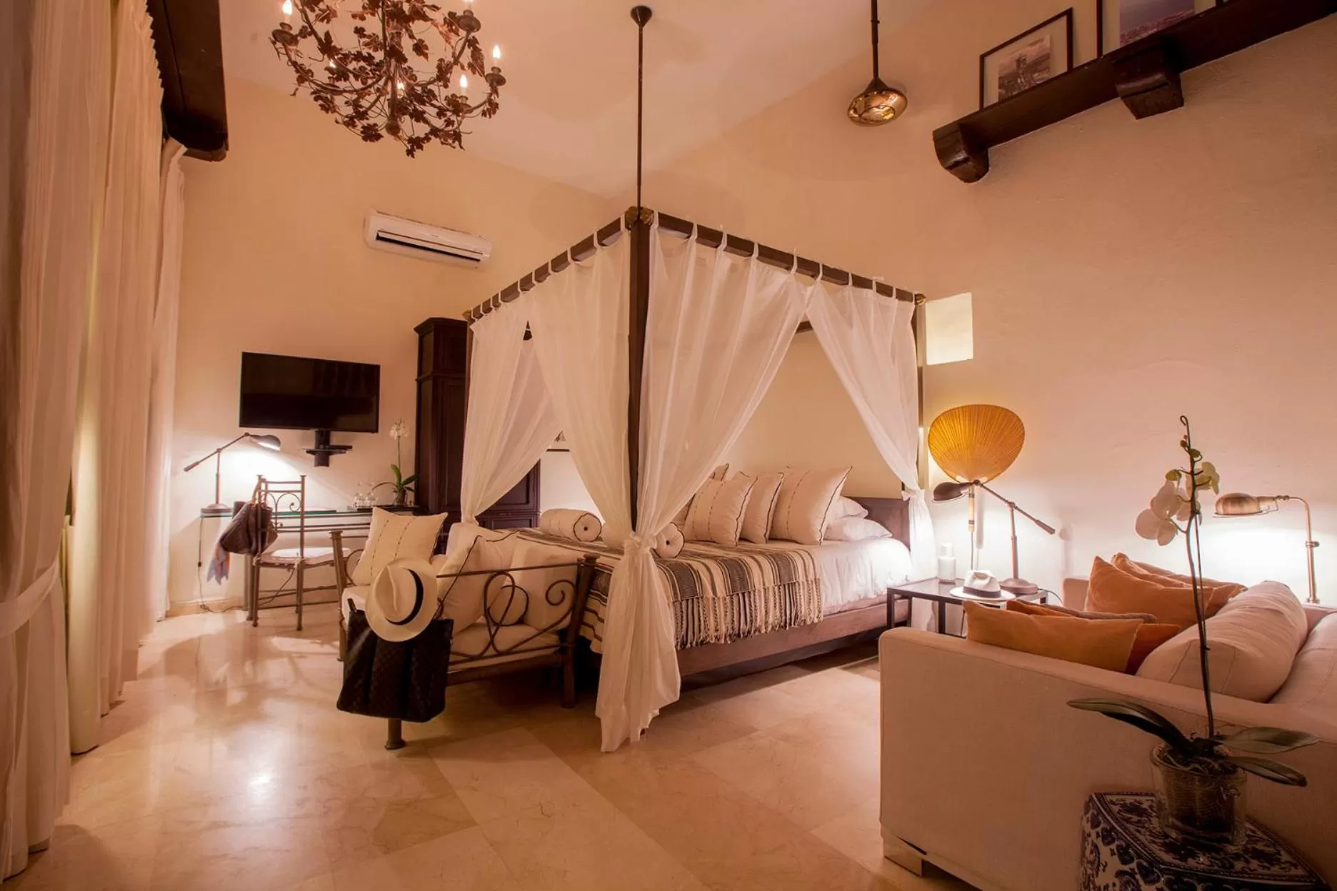 Photo of the whole room, Bed in Casa de Alba Hotel Boutique