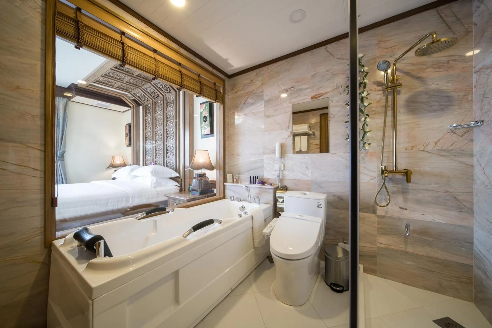 Bathroom, Bed in Peak Nimman Prestige Hotel