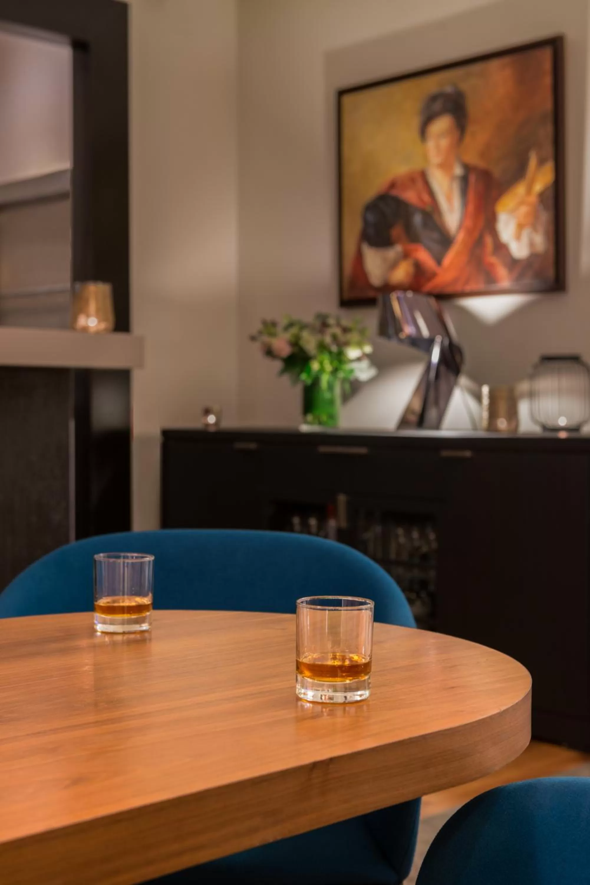 Lounge or bar in Hôtel Le Walt by Inwood Hotels