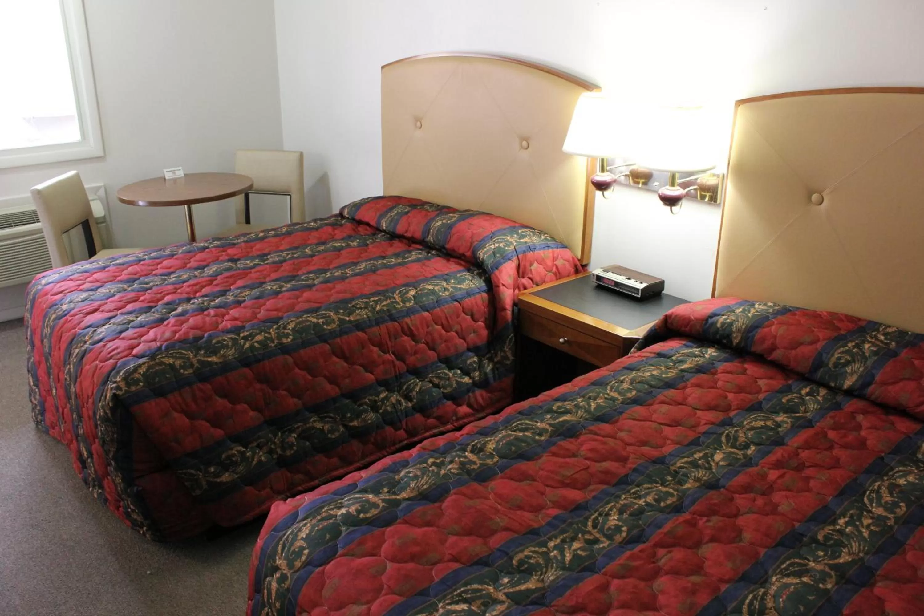 Bed in Midlands Lodge