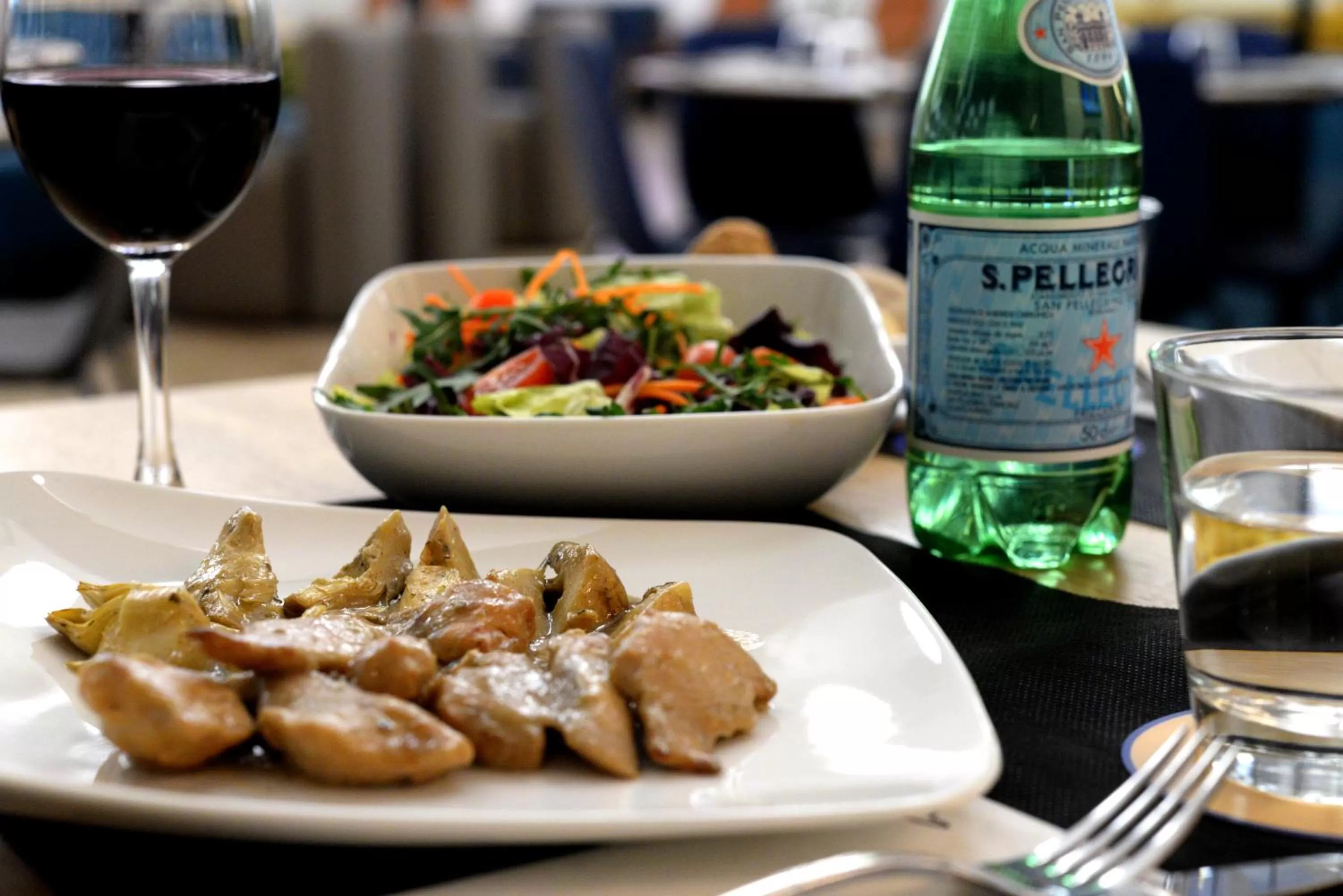 Restaurant/places to eat in Air Rooms Rome Airport by HelloSky