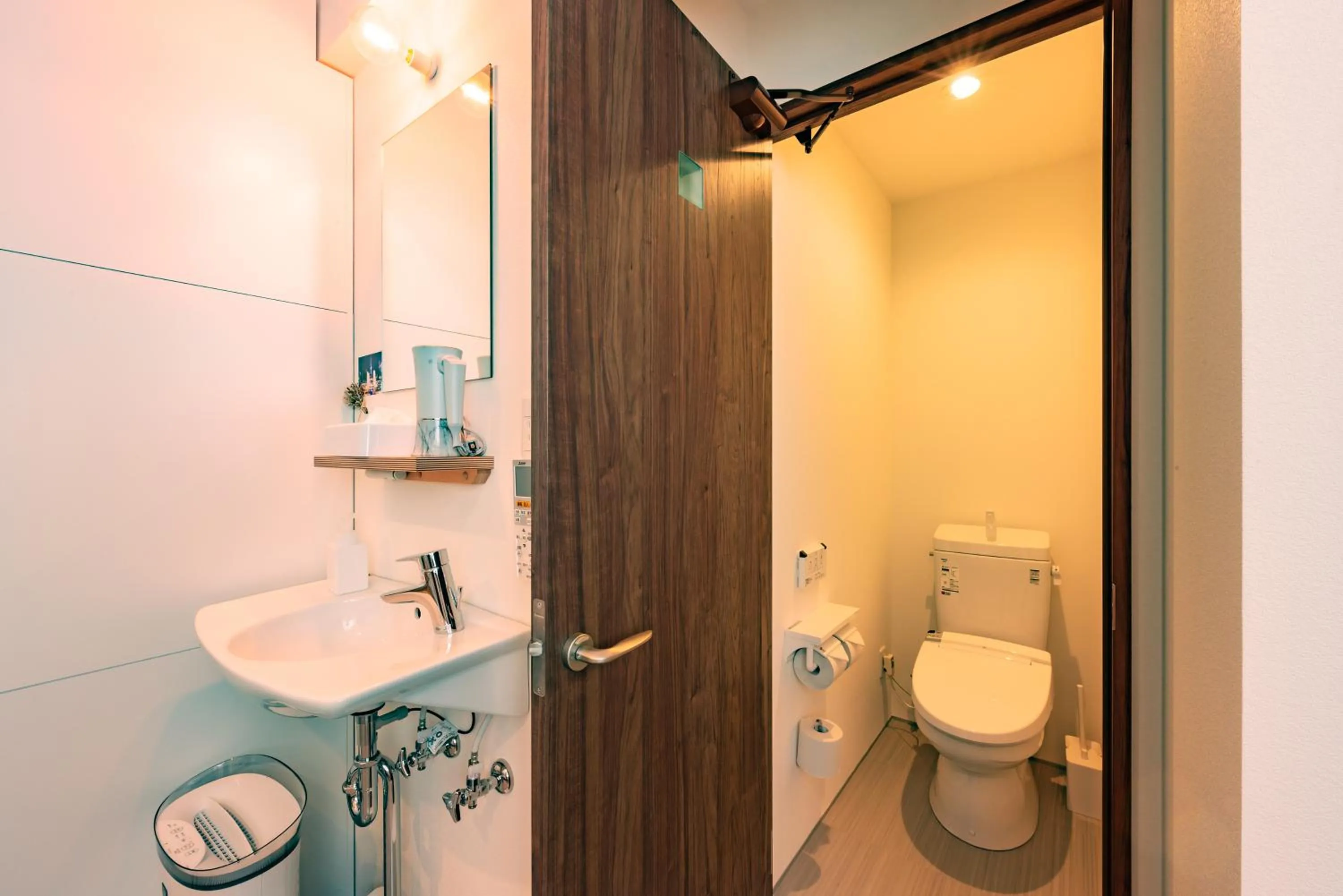 Toilet in plat hostel keikyu sapporo sky