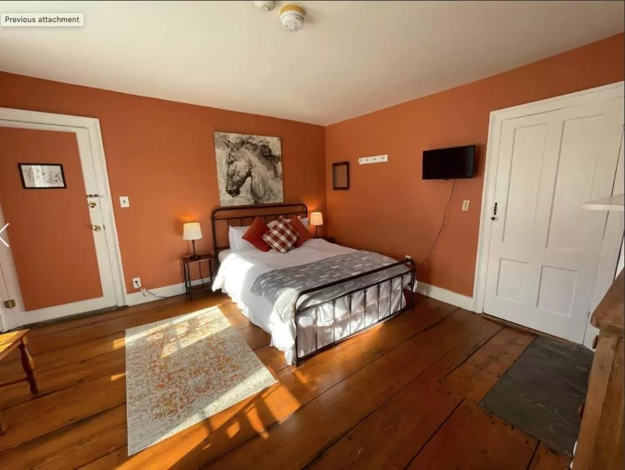 Bedroom, Bed in Stone Hearth Inn and Eatery