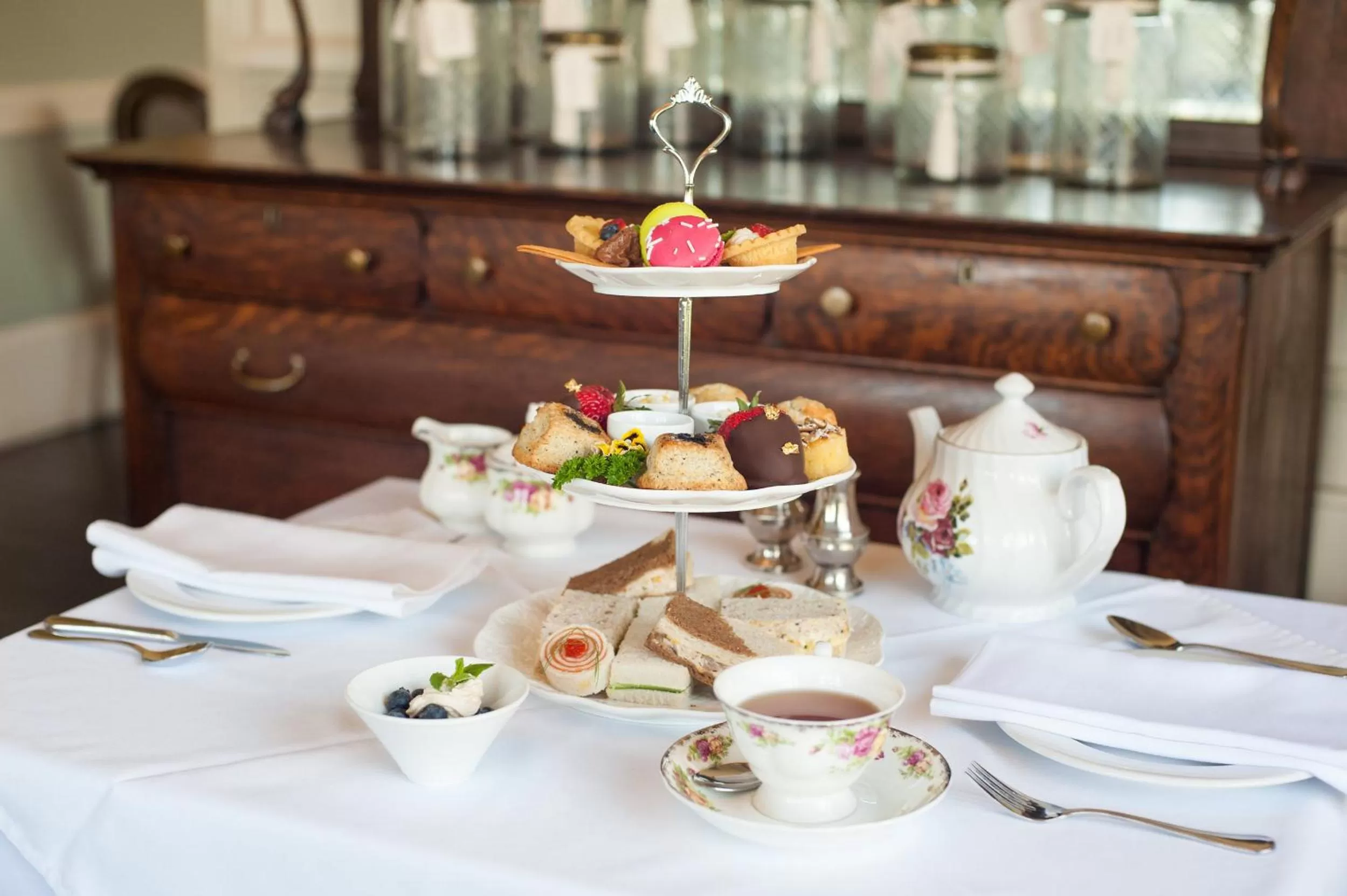 Meals in Huntingdon Hotel and Suites