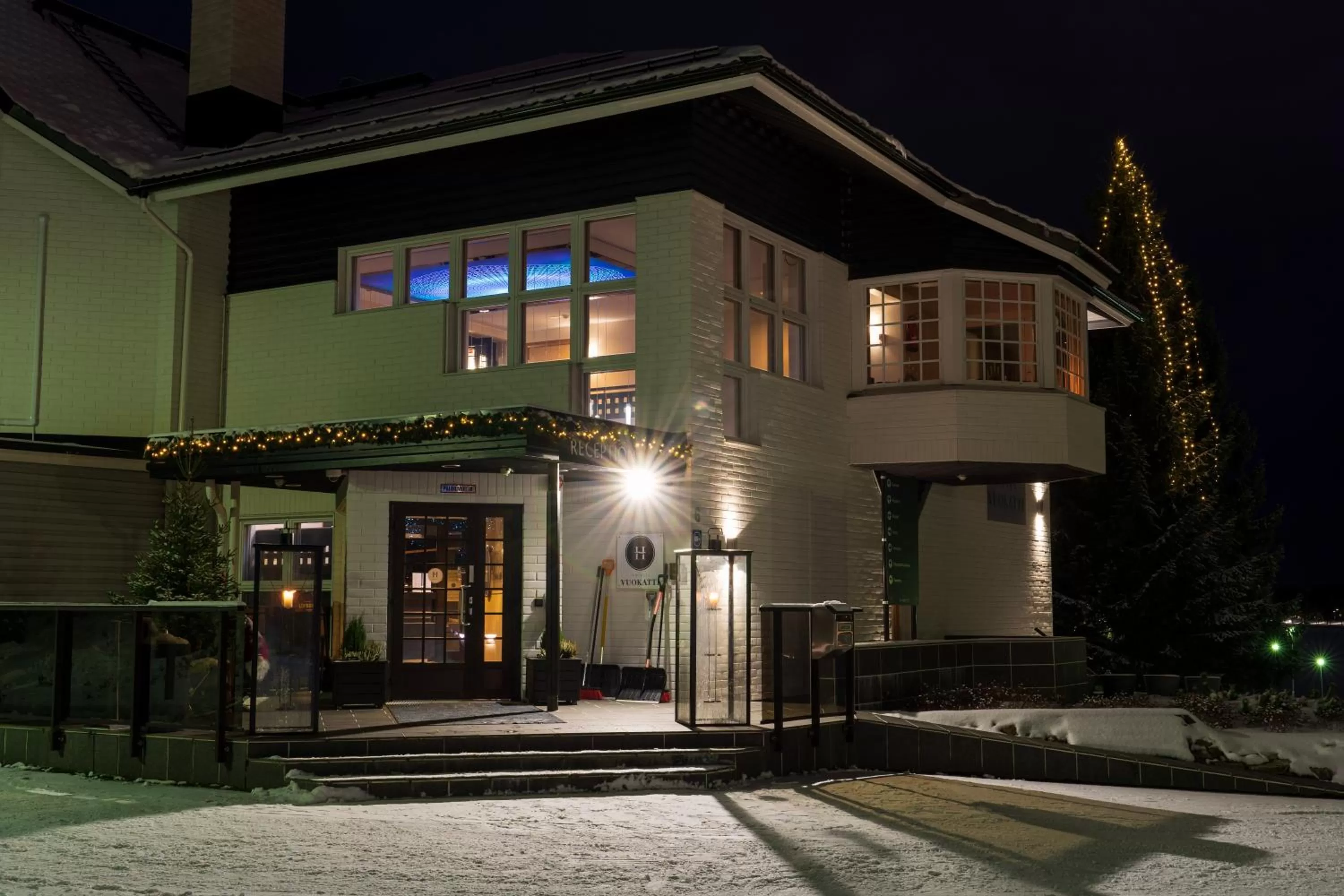 Facade/entrance in Hotel Aateli Lakeside