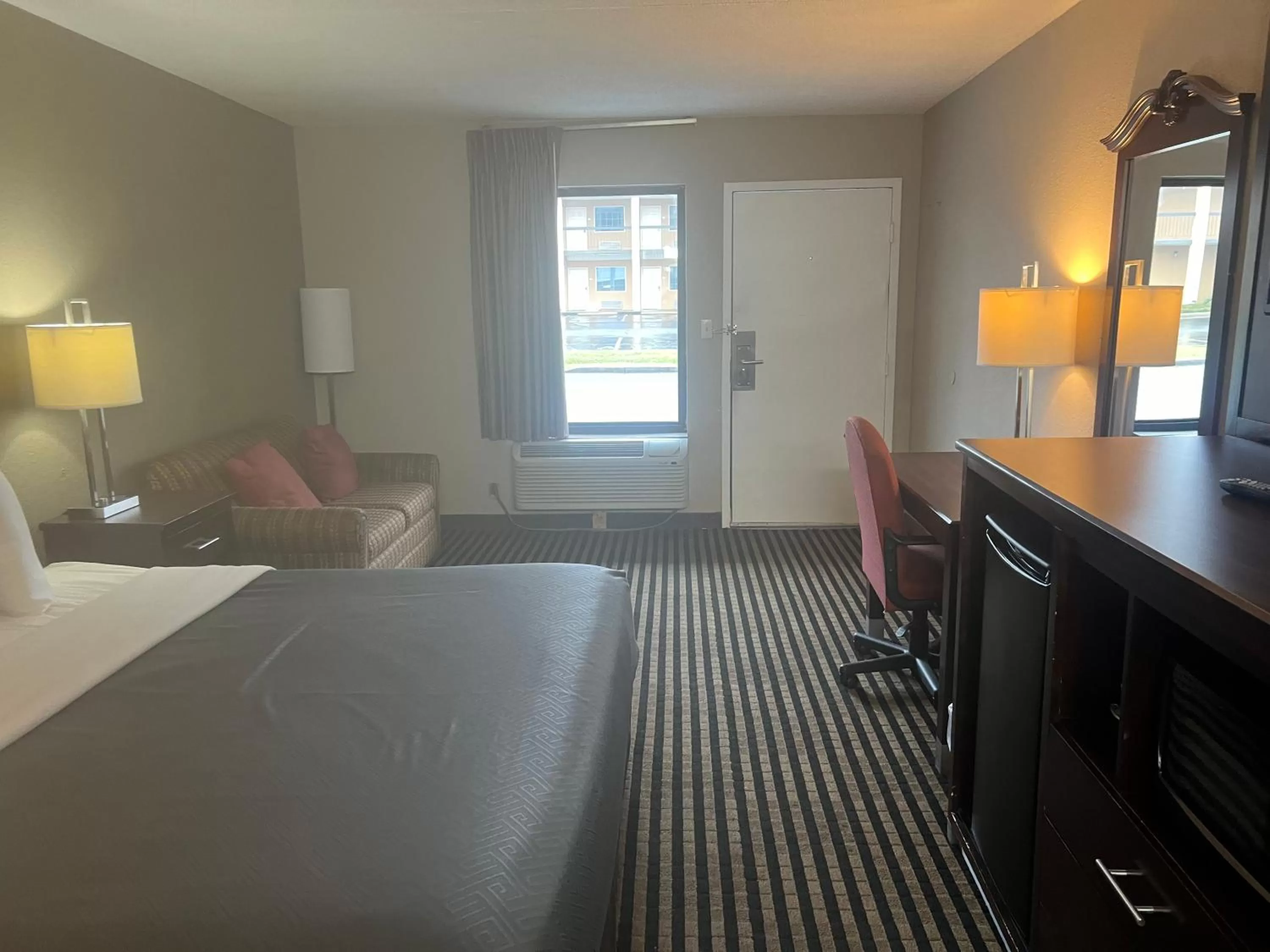 Bed in Econo Lodge Florence - Darlington