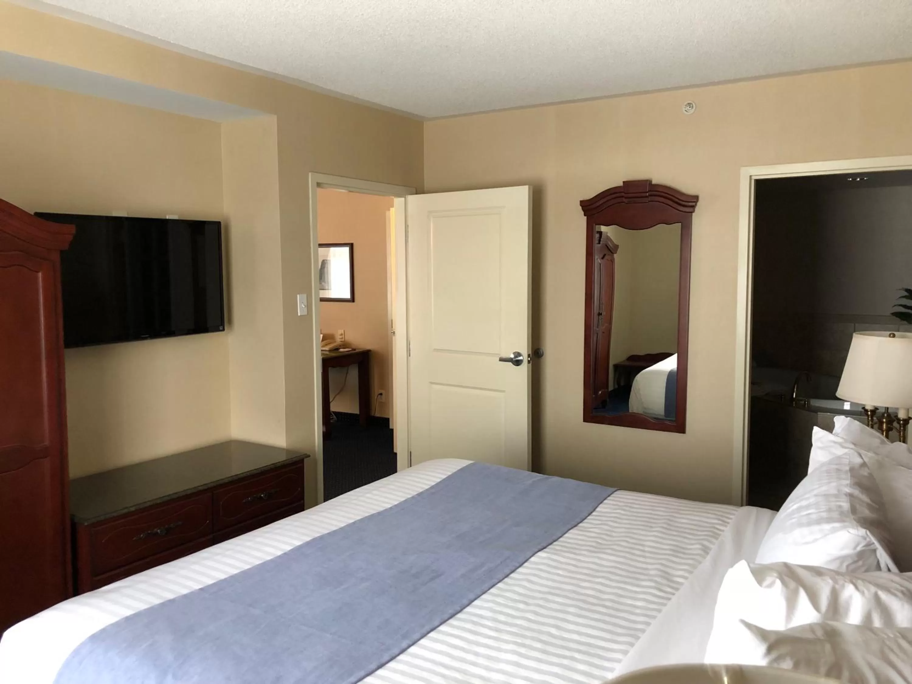 Bedroom, Bed in Chateau Saint John Trademark Collection by Wyndham