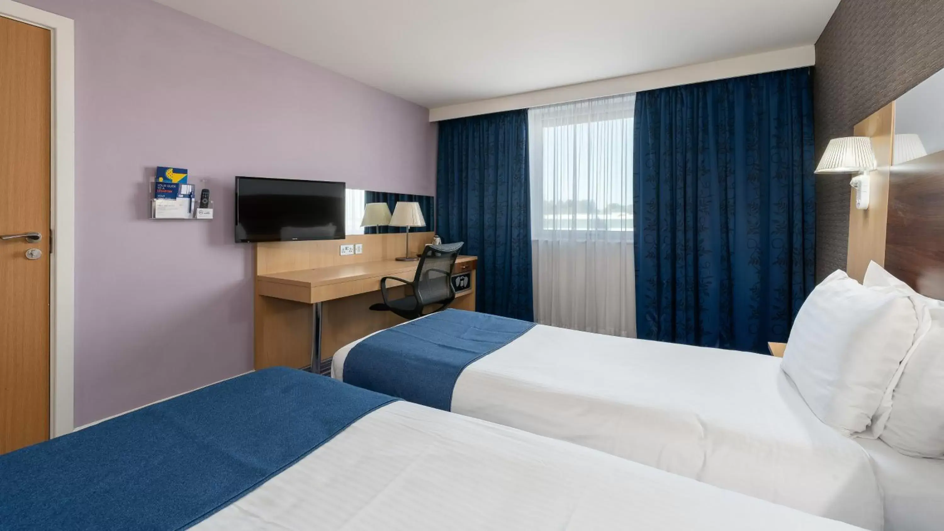 Standard Twin Room with Free Hot Breakfast in Holiday Inn Express Leigh - Sports Village by IHG Standard Twin Room with Free Hot Breakfast in Holiday Inn Express Leigh - Sports Village by IHG