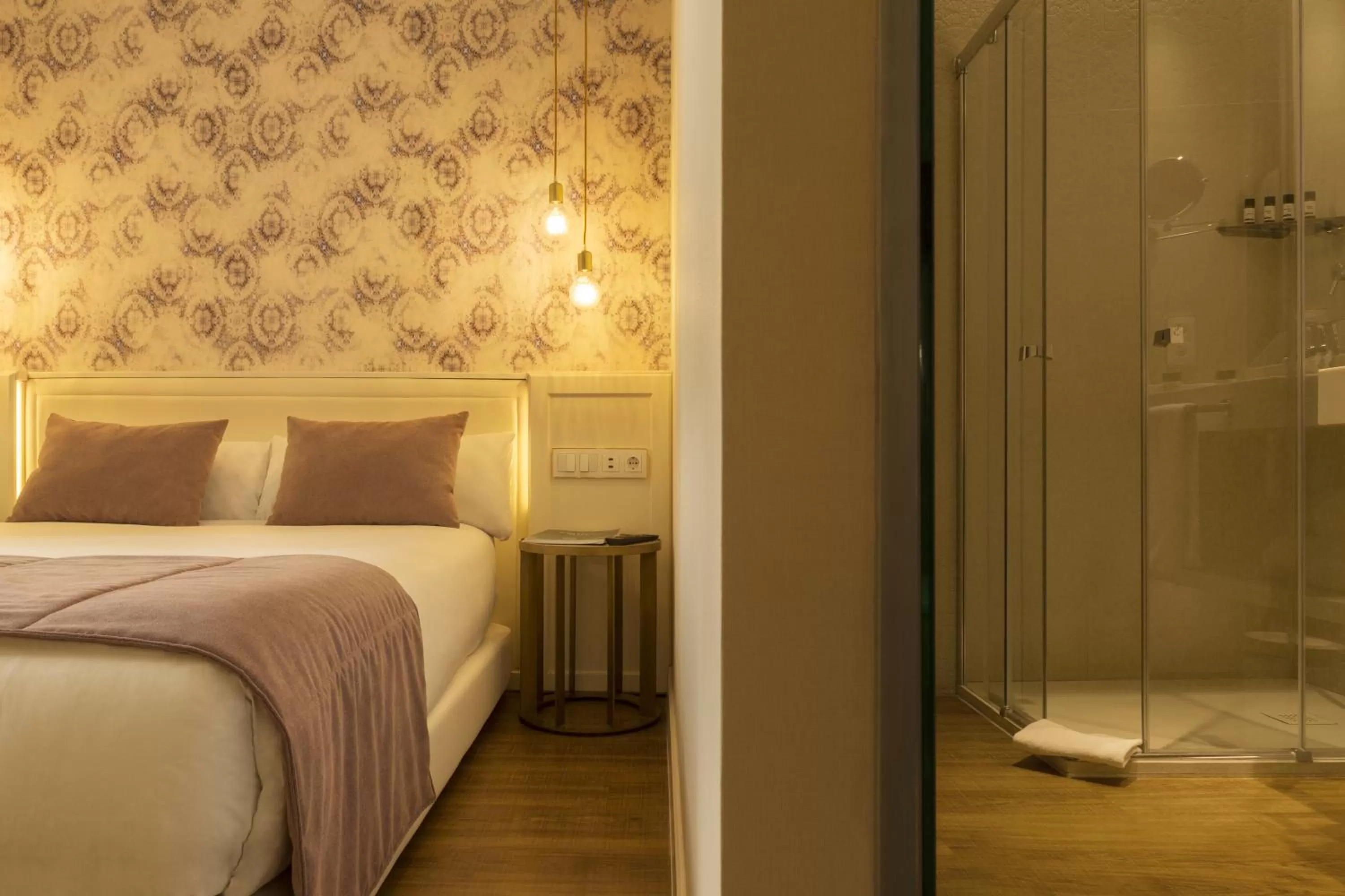 Bathroom, Bed in ICON Bcn