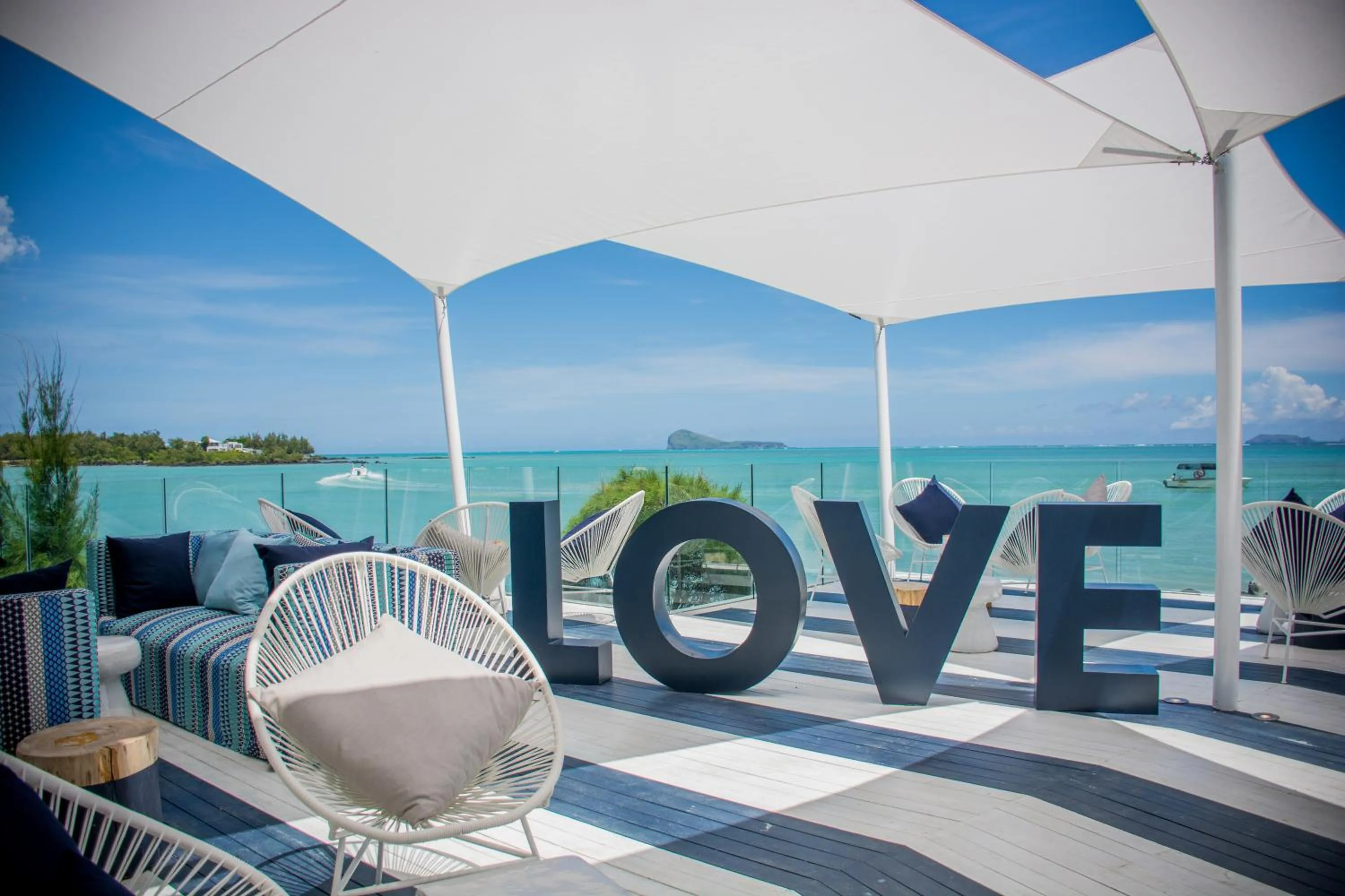 Restaurant/places to eat in LUX* Grand Gaube Resort & Villas