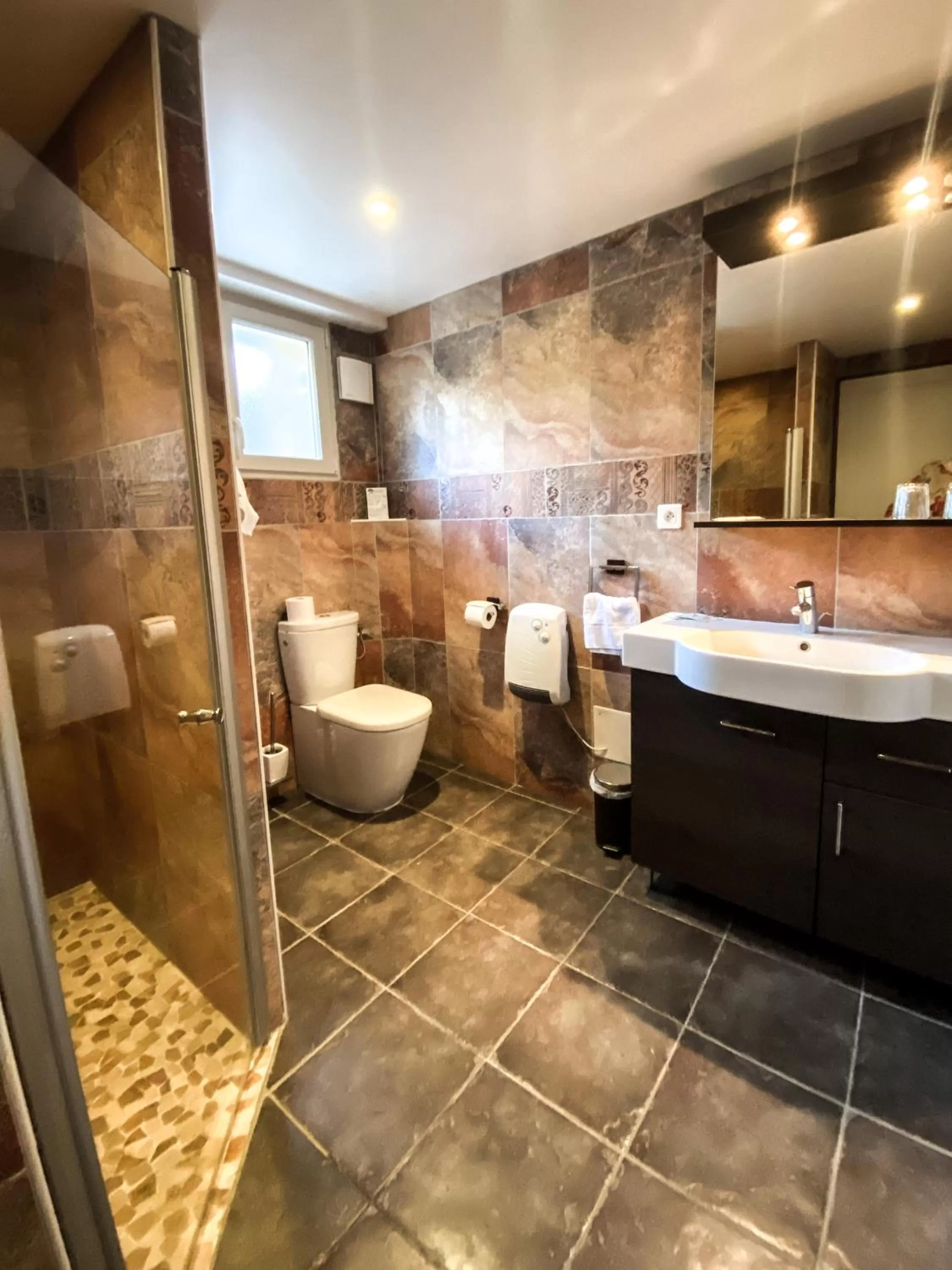 Bathroom in Domaine De La Tannerie chambres d'hôtes et appartements