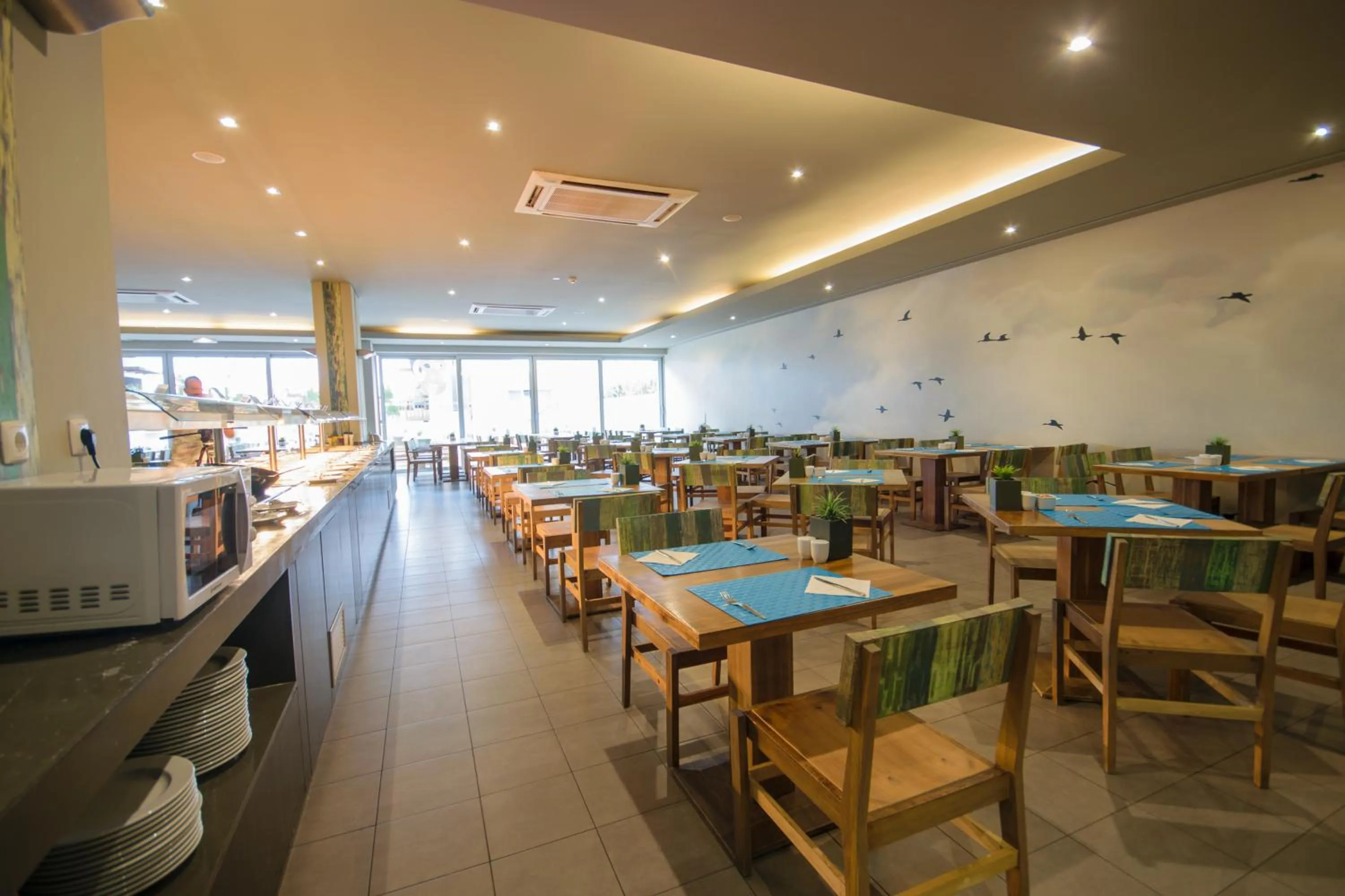 Food and drinks in Oasis Salinas Sea