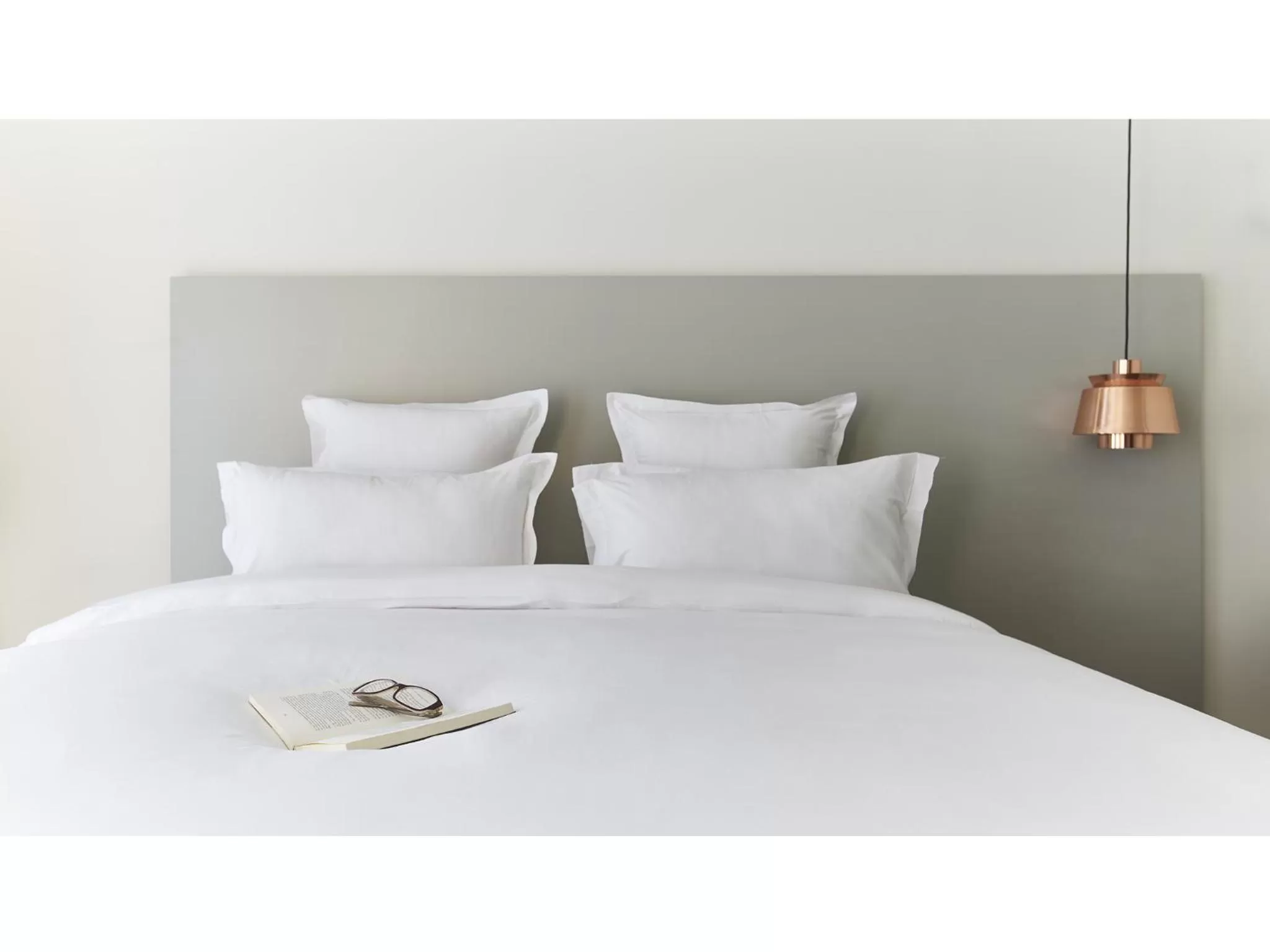 Bed in 9Hotel Sablon