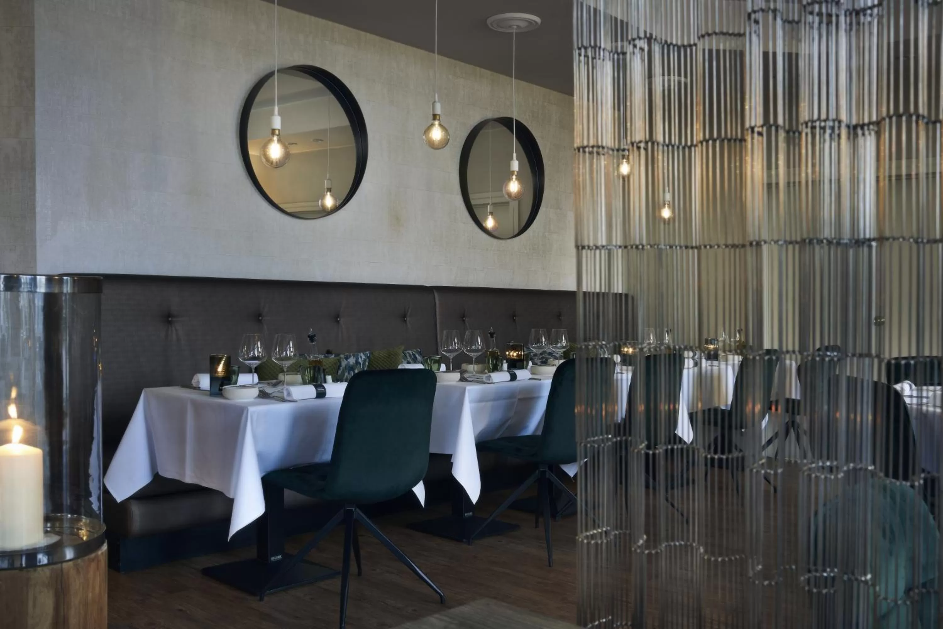 Restaurant/places to eat in M Hotel