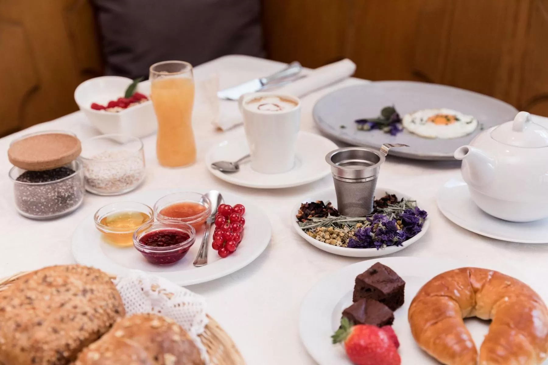 Breakfast in Hotel Kreuz