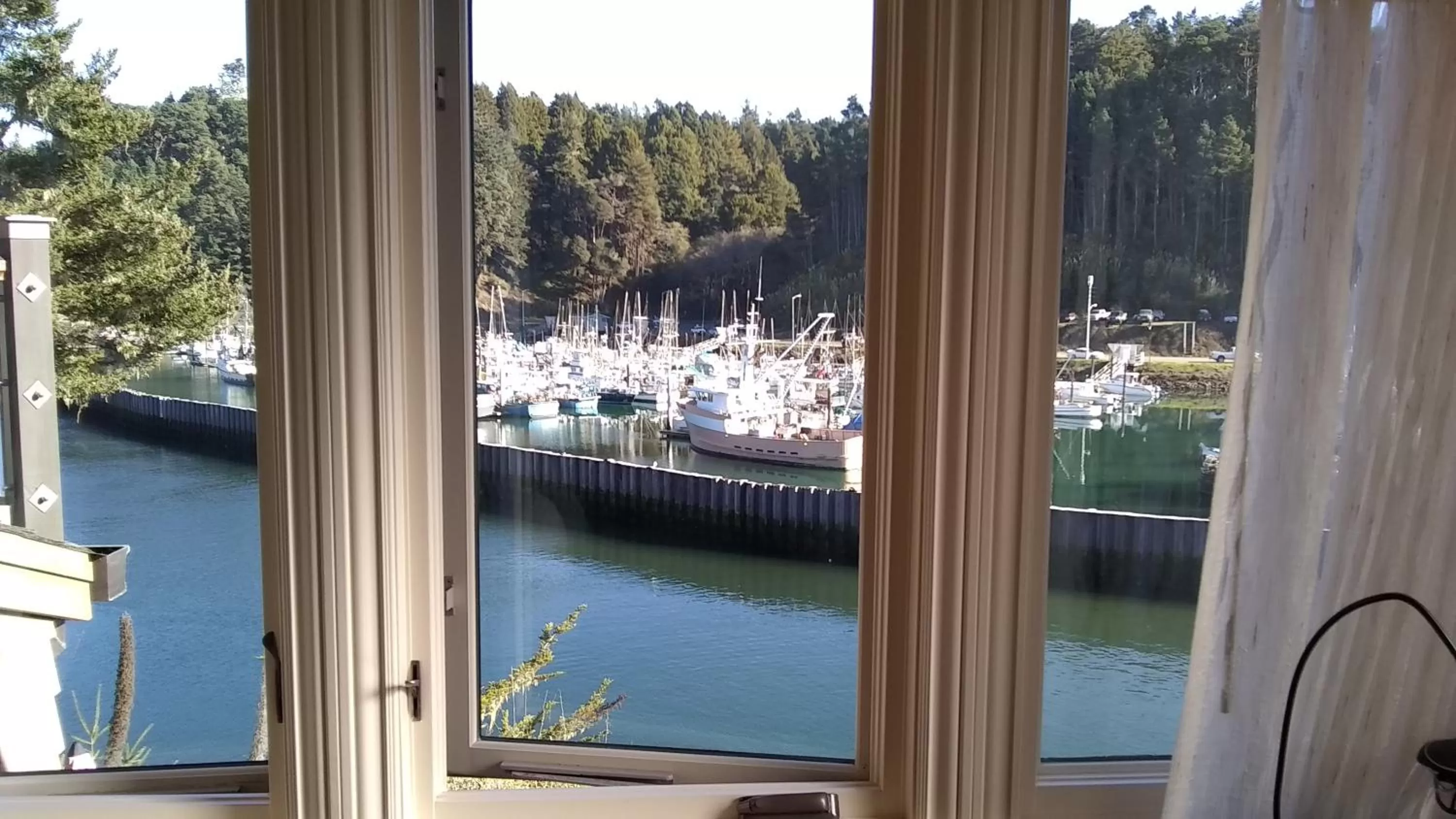 River view in Noyo Harbor Inn