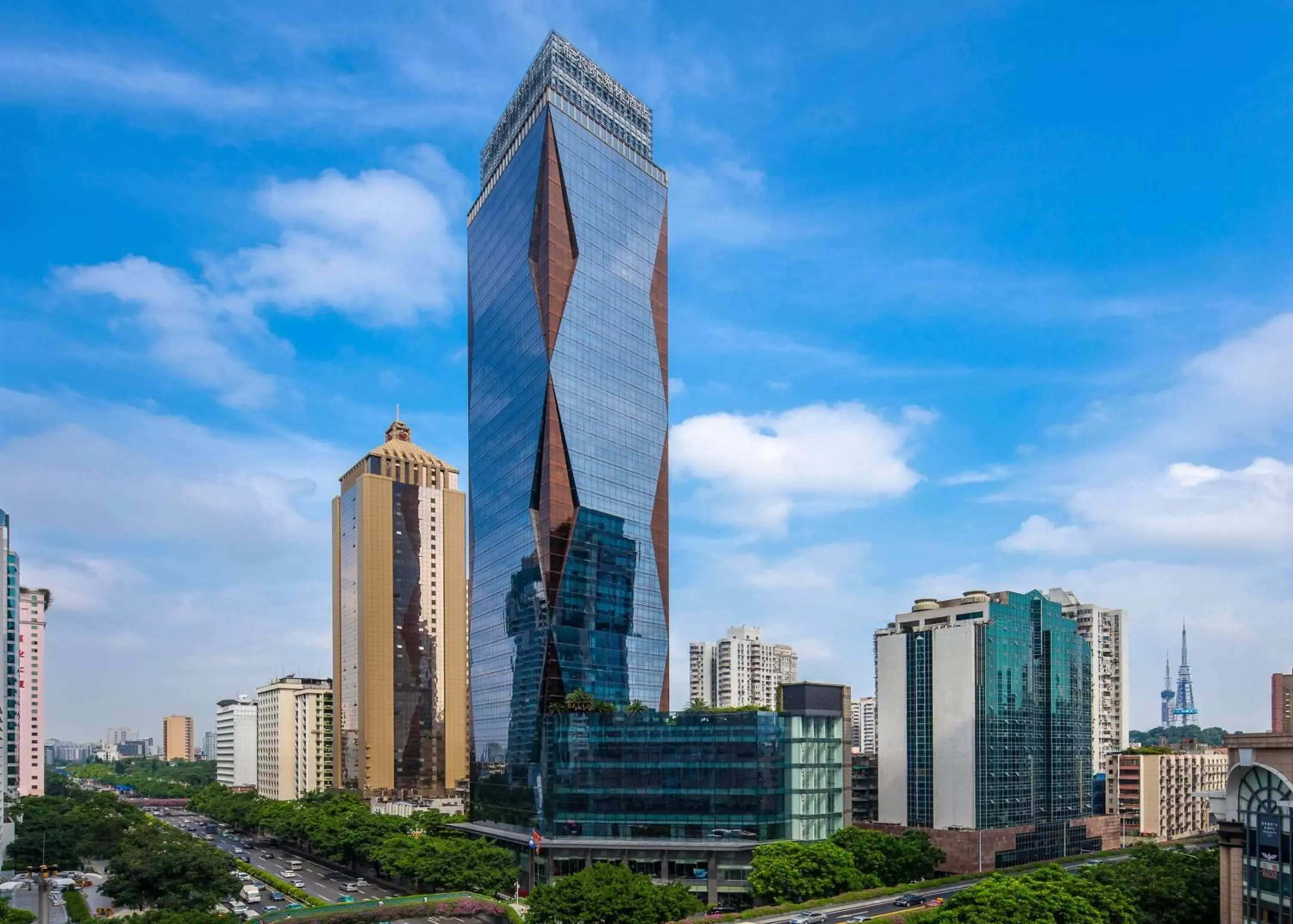 Property building in DoubleTree by Hilton Guangzhou - Closed to Sun Yat-sen Memorial Hall and Beijing Road Pedestrian Street Property building in DoubleTree by Hilton Guangzhou - Closed to Sun Yat-sen Memorial Hall and Beijing Road Pedestrian Street