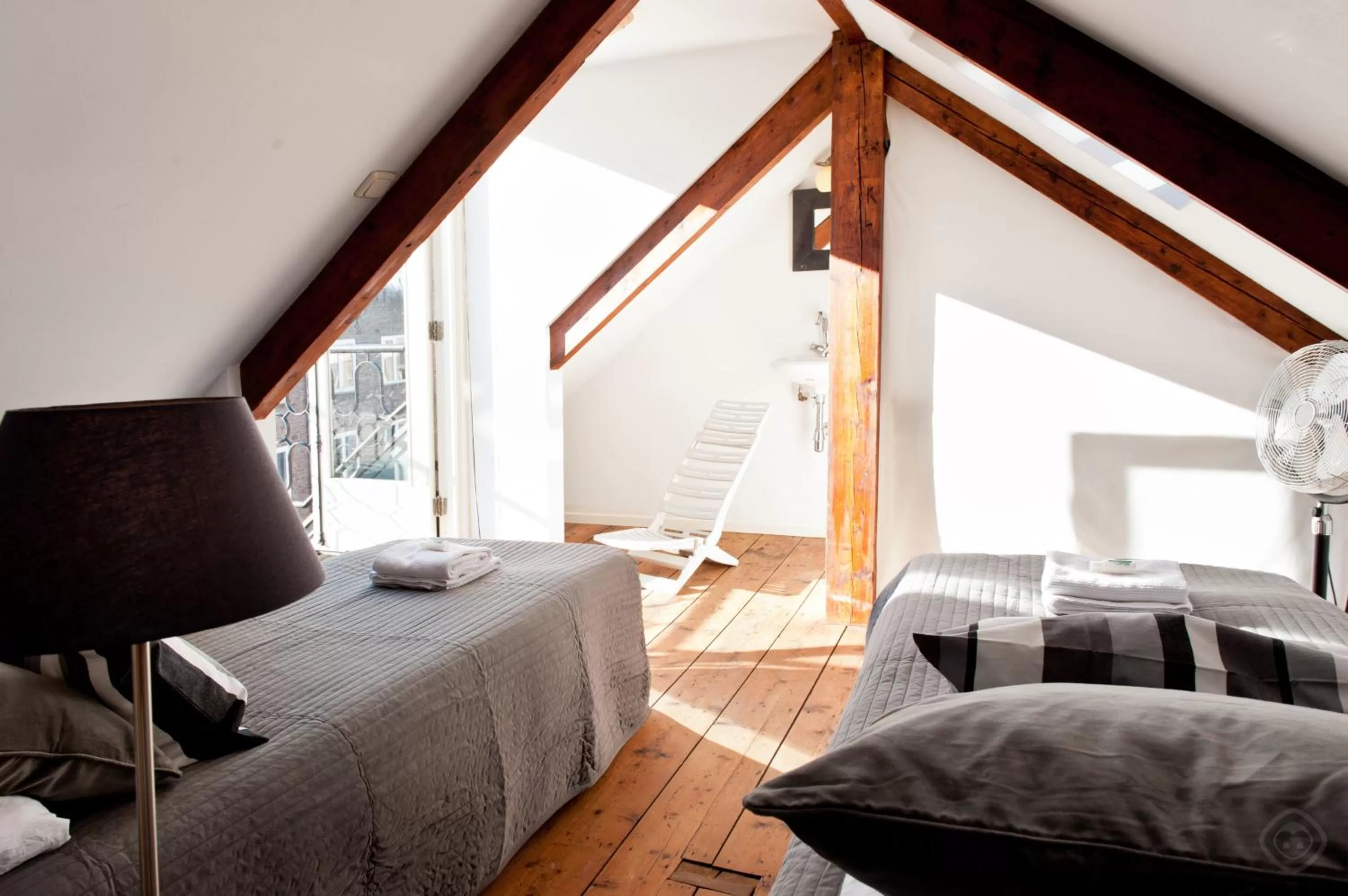 Bedroom, Bed in Canal Holiday Apartment