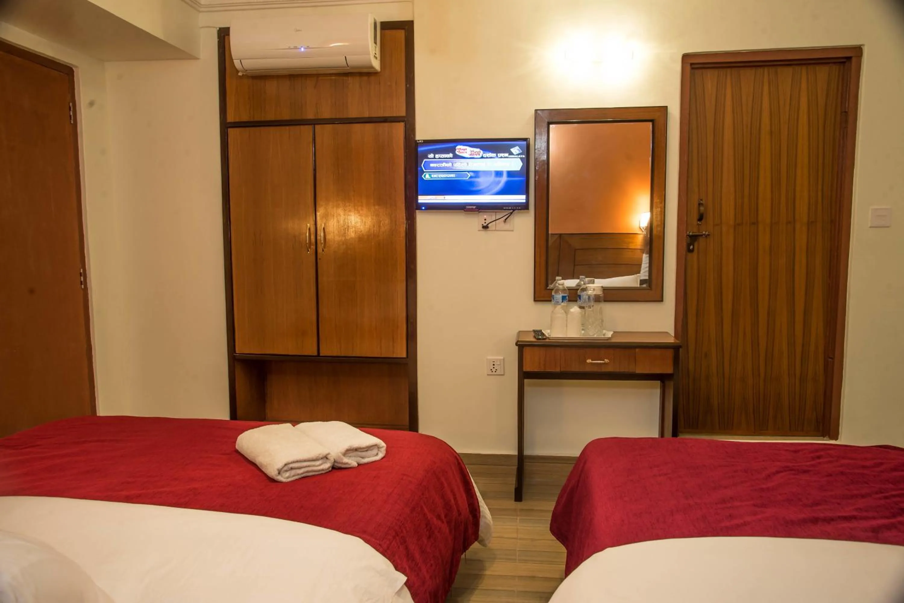 Bedroom, Bed in Hotel Silver Oaks Inn