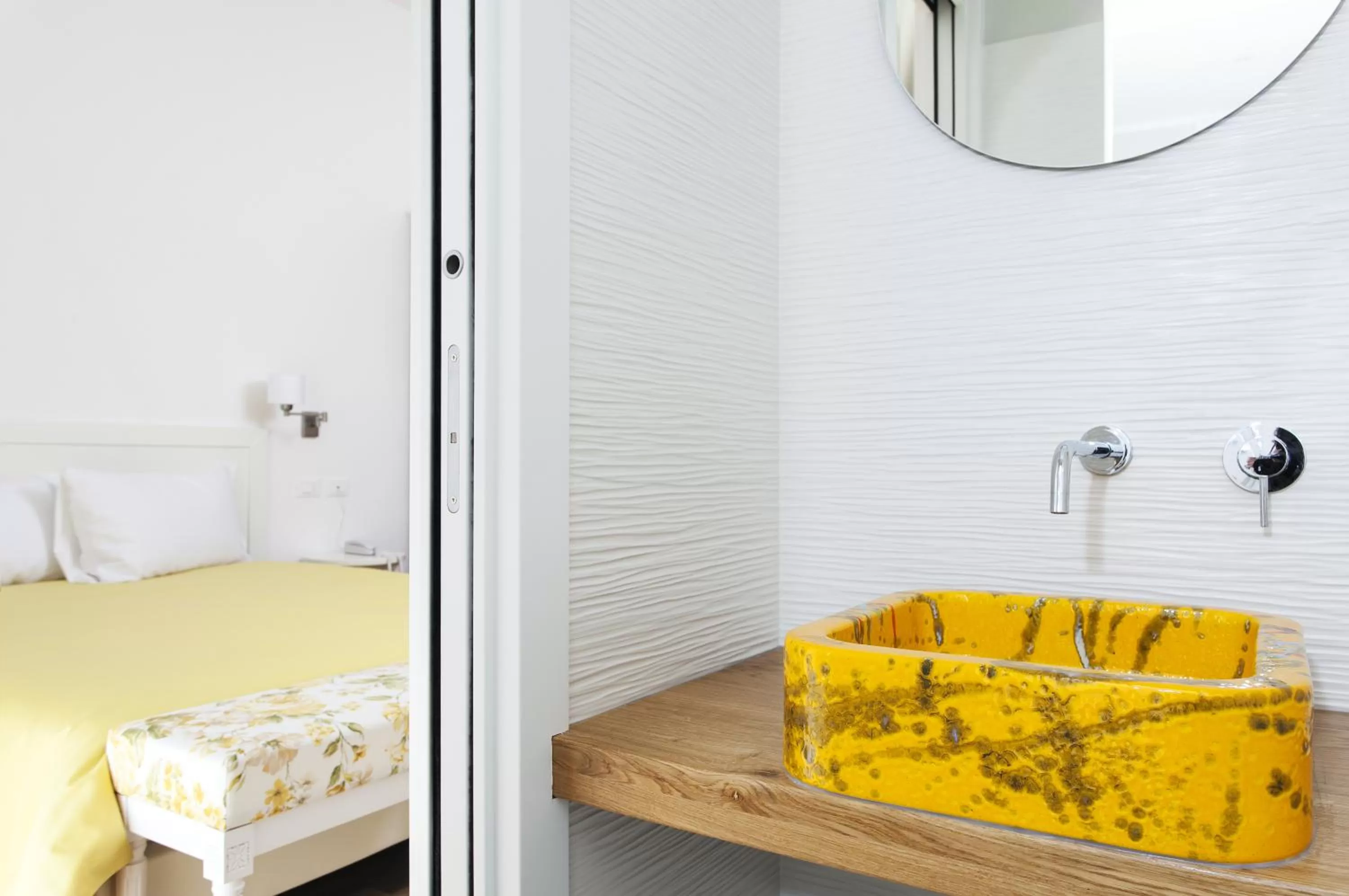 Bathroom, Bed in Hotel Ideale