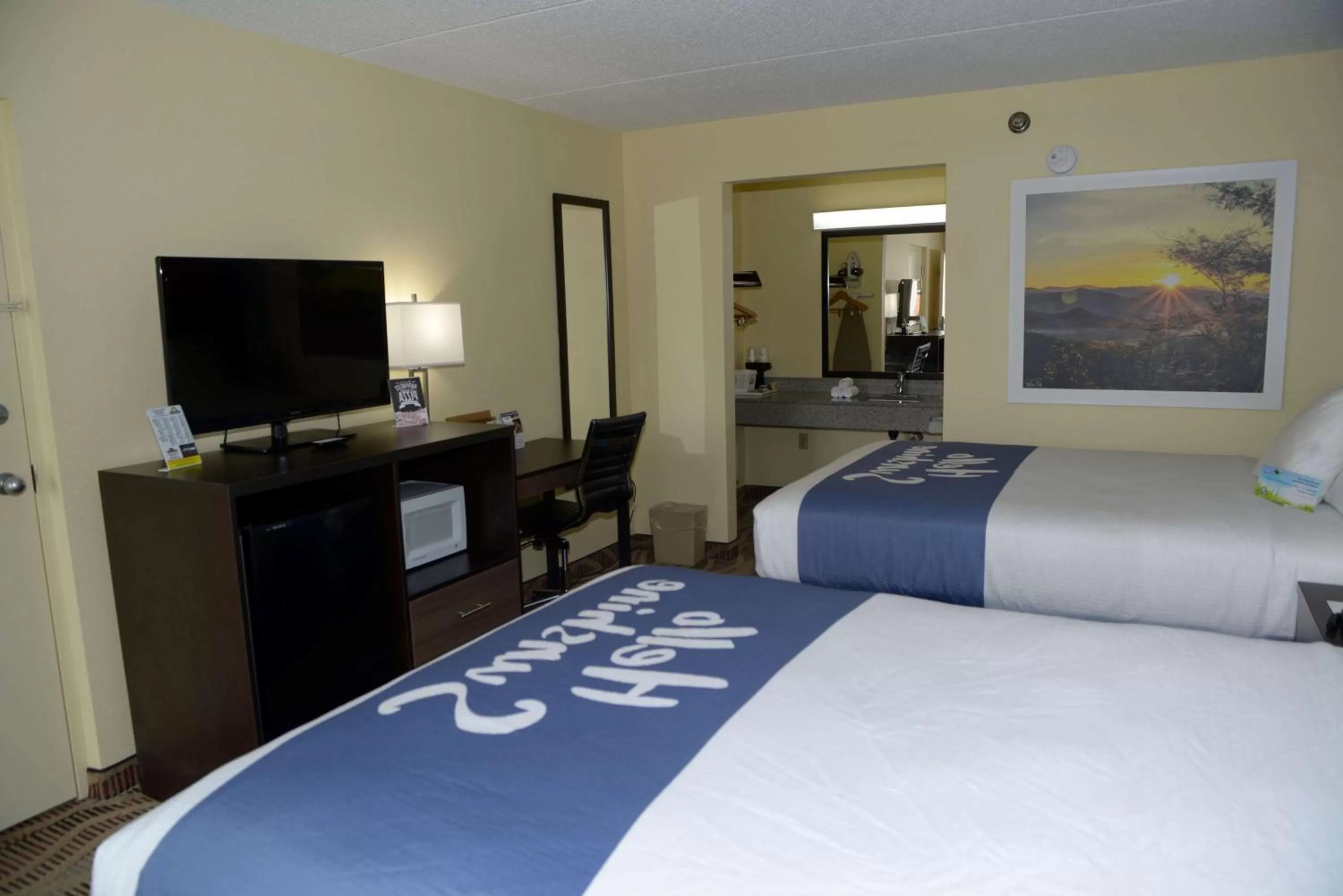 Photo of the whole room in Days Inn by Wyndham Kodak/Sevierville Intrstate SmokeyMntns