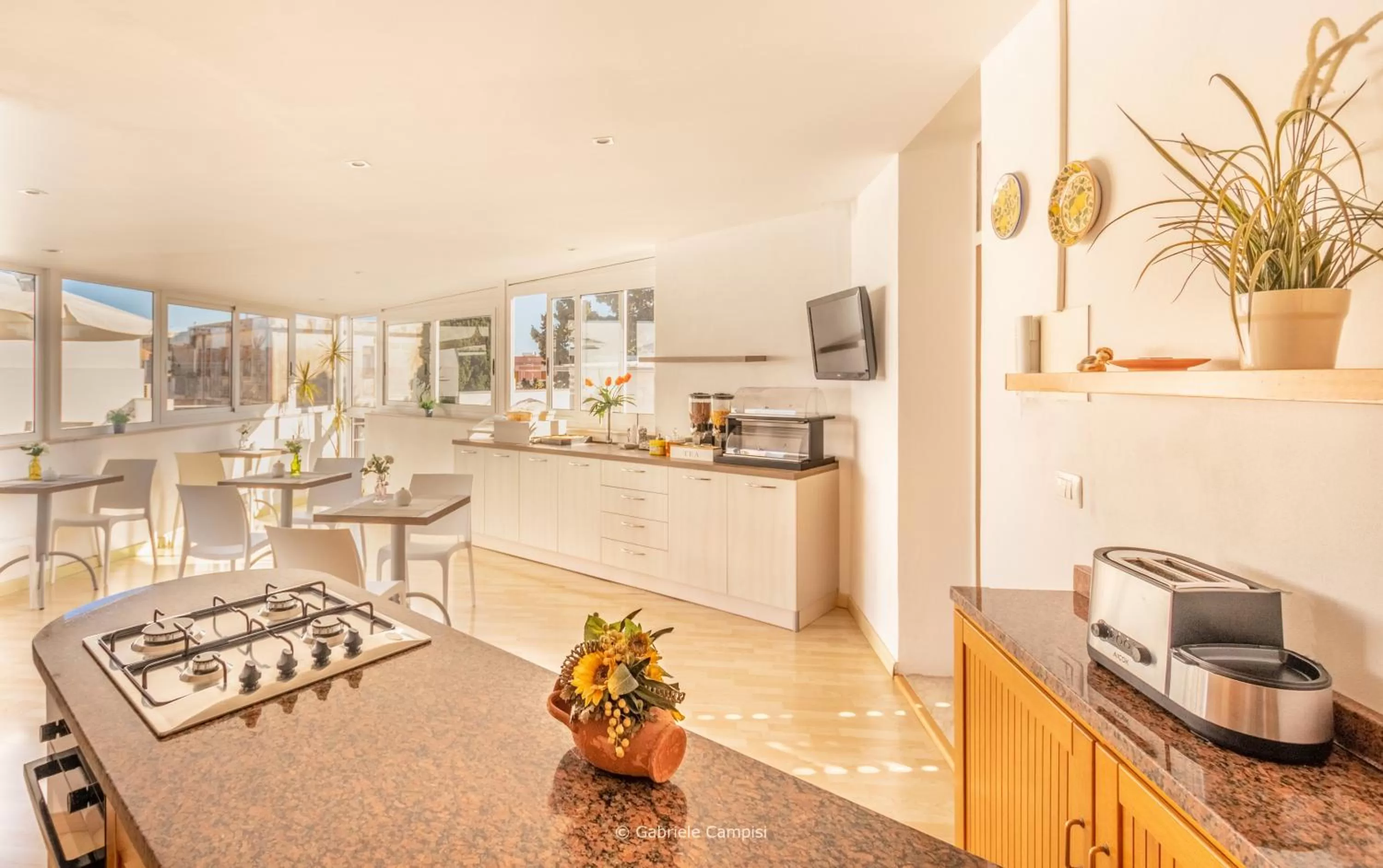 Dining area in Nonna Nina