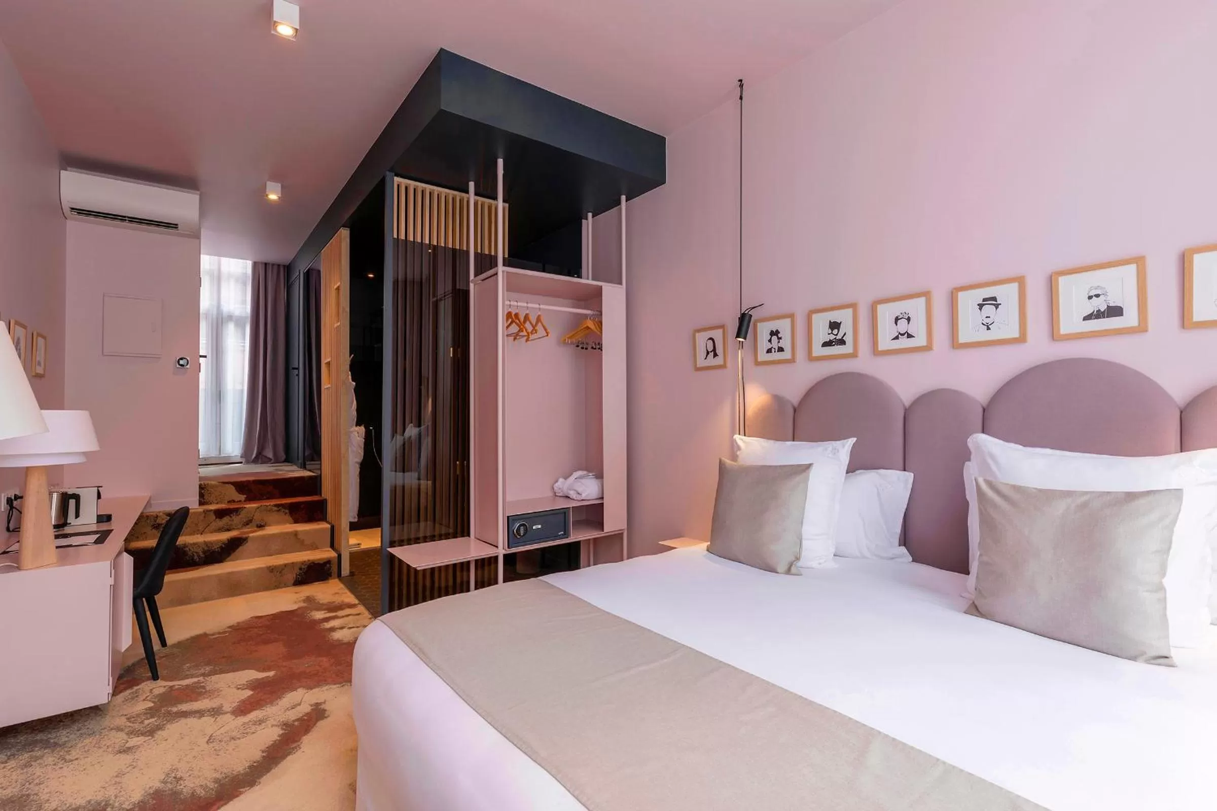 Photo of the whole room, Bed in Clarance Hotel Lille