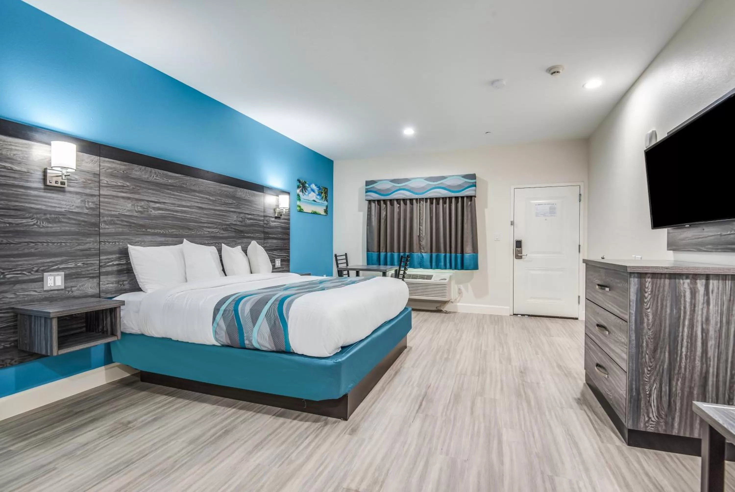 Bed in Americas Best Value Inn & Suites Houston at Hwy 6