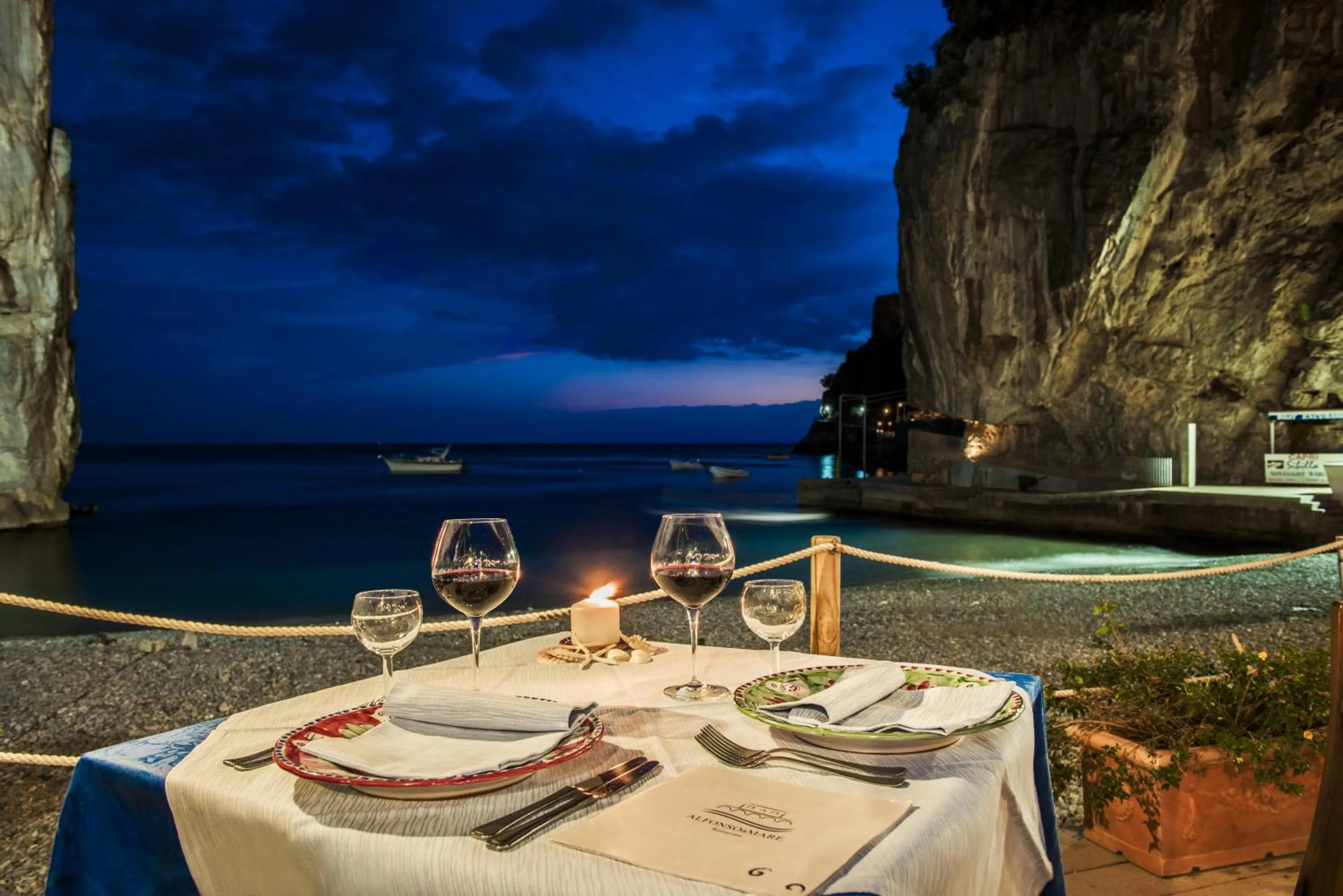 Restaurant/places to eat in Hotel Alfonso A Mare