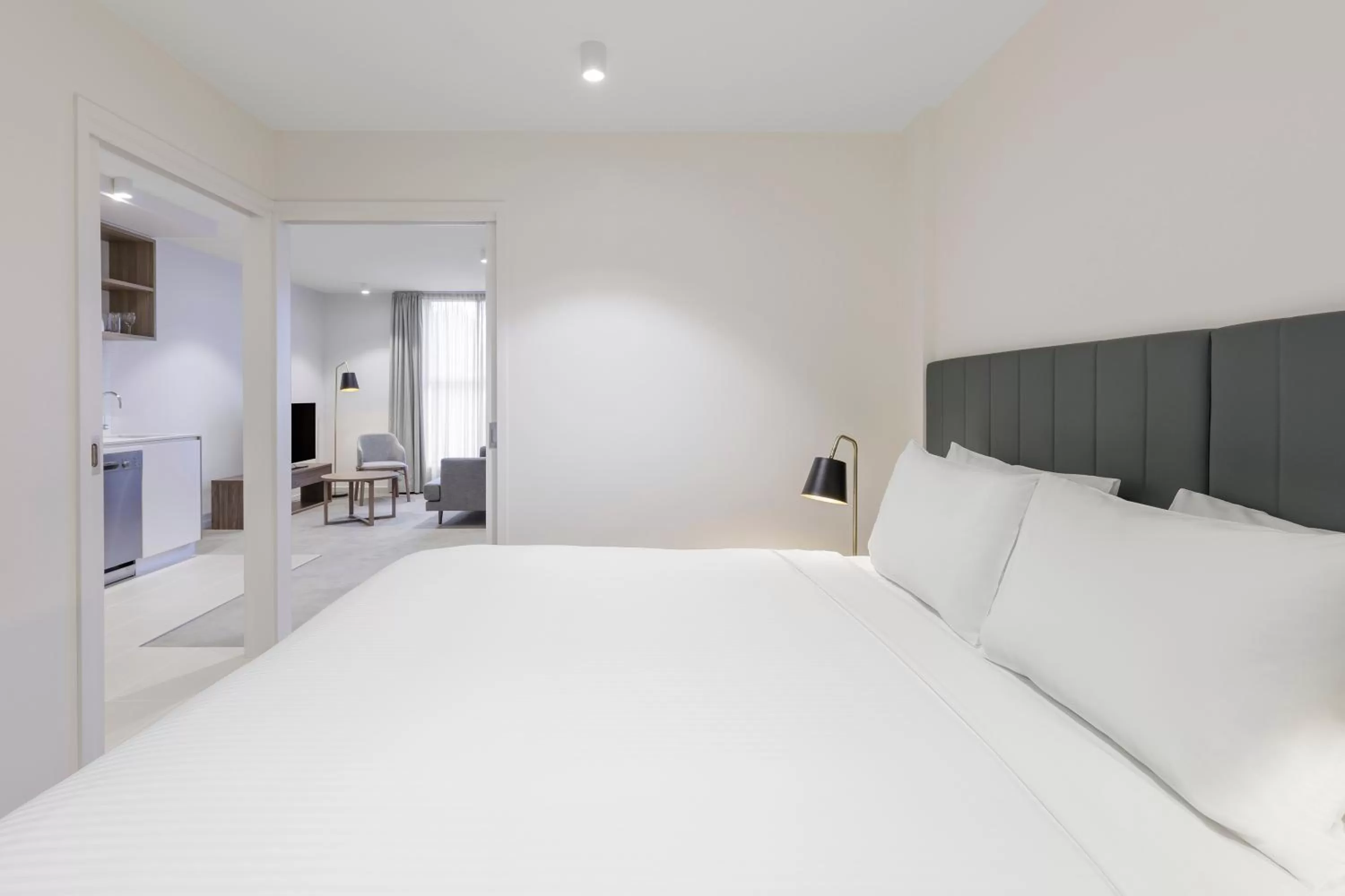 Bedroom, Bed in Brady Apartment Hotel Hardware Lane