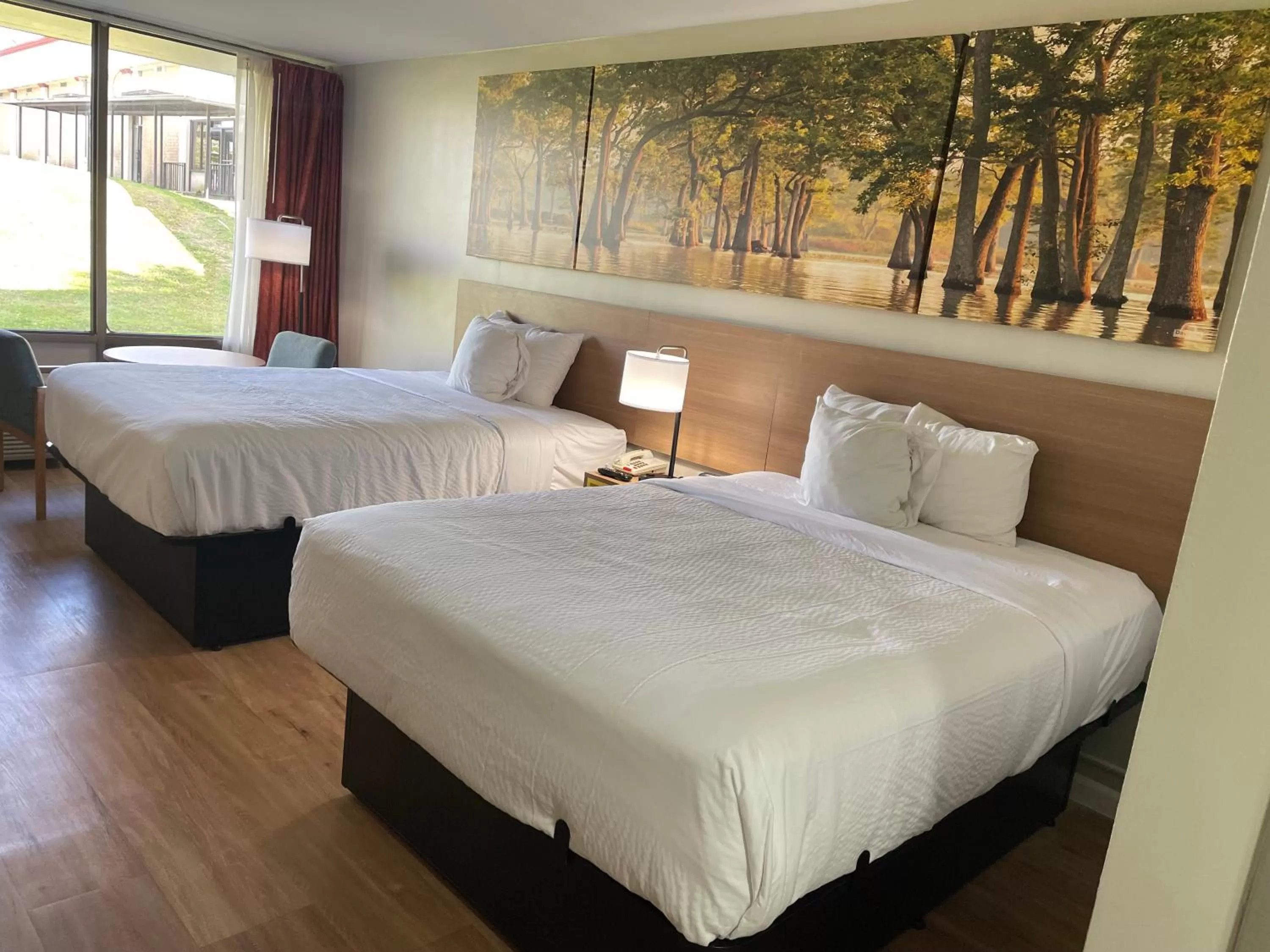 Bedroom, Bed in Days Inn by Wyndham Valdosta/Near Valdosta Mall