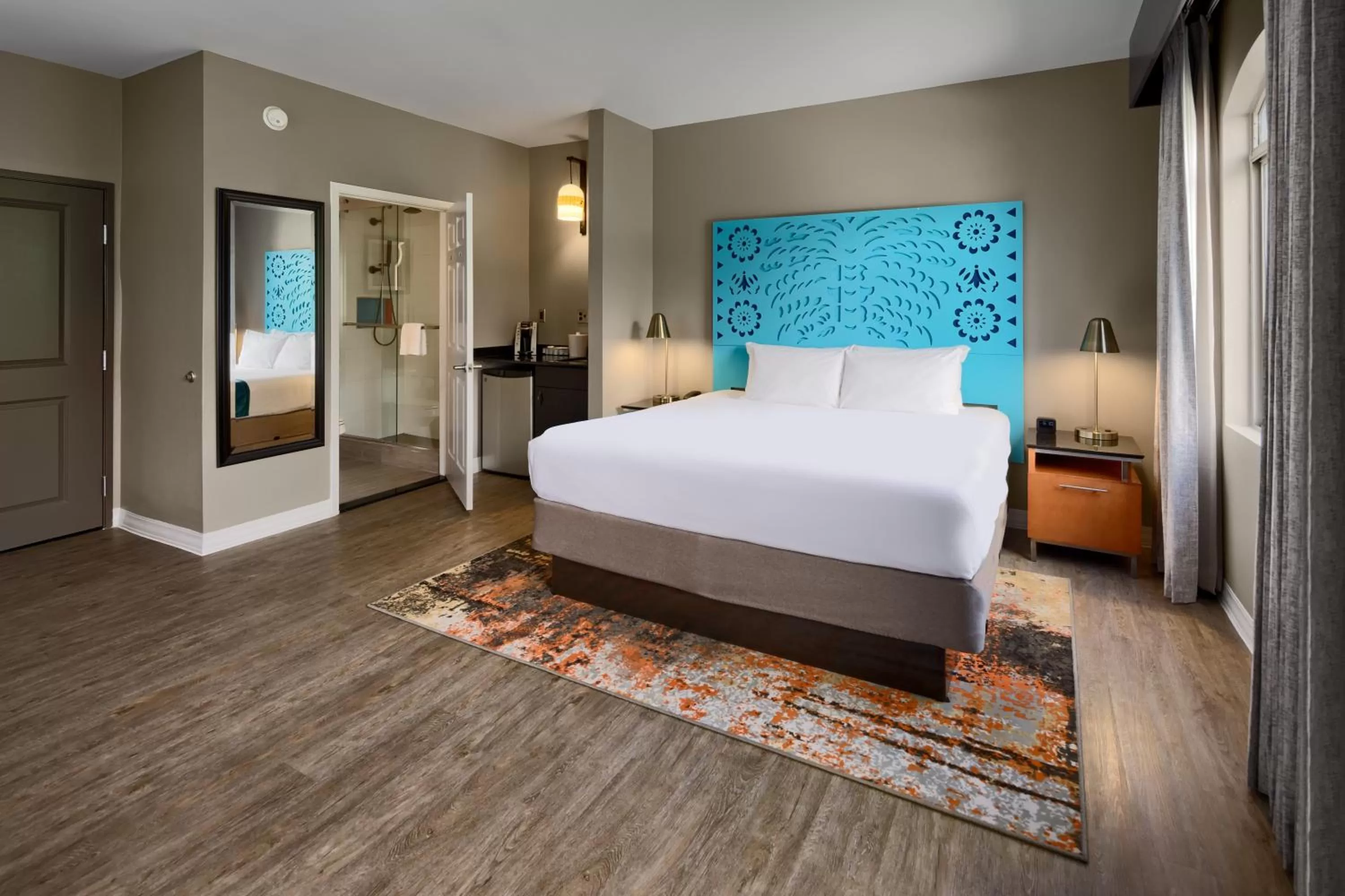 Photo of the whole room, Bed in Hotel Indigo San Antonio Riverwalk by IHG