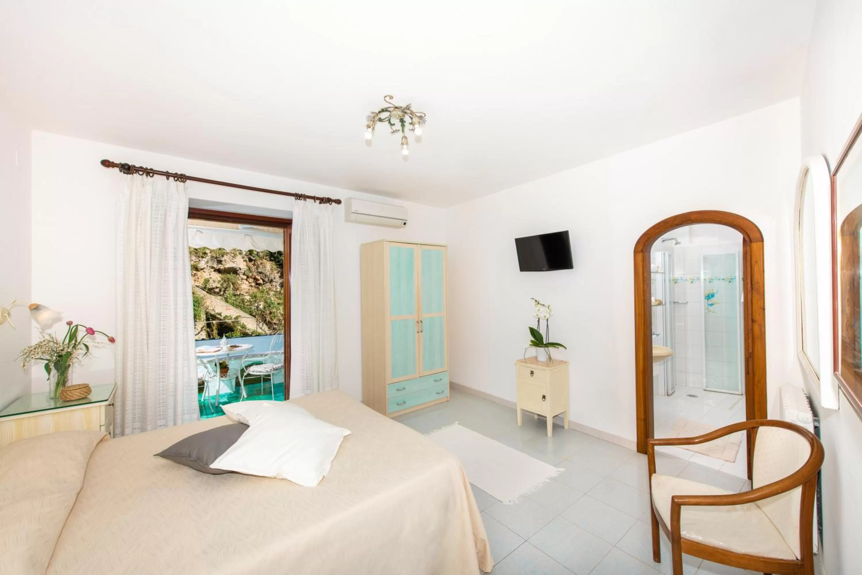 Decorative detail, Bed in Casa Guadagno