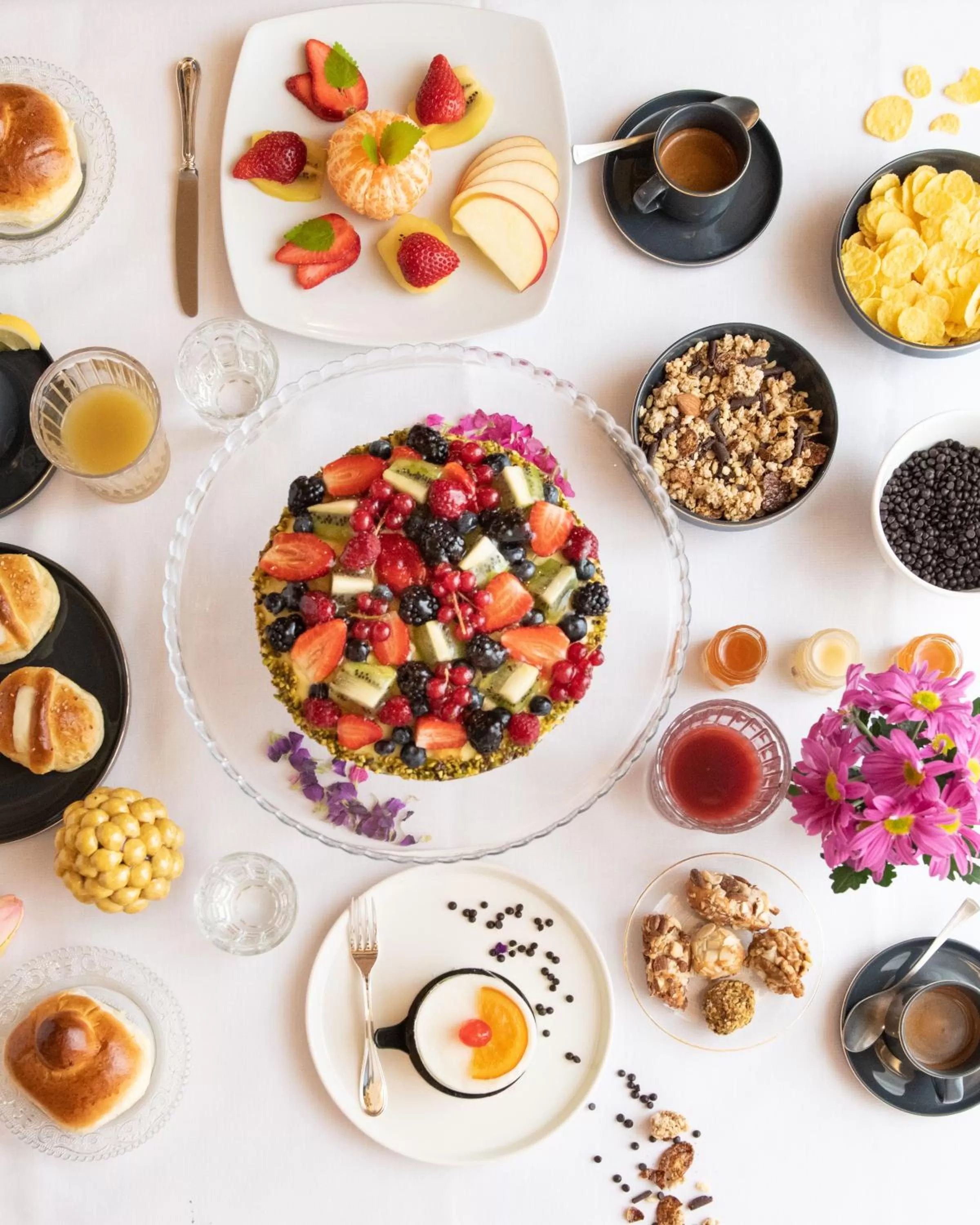 Continental breakfast in Moncada Suites & Apartments