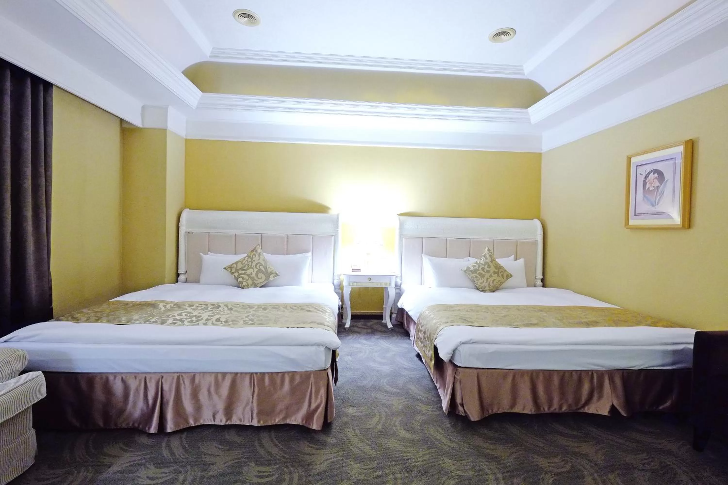 Photo of the whole room, Bed in F Hotel - Taichung