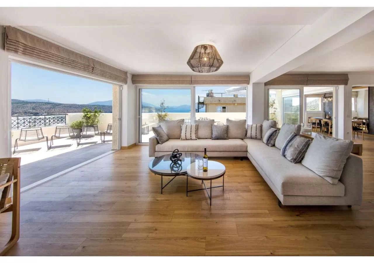 Penthouse Apartment with Sea View in Blue Note Resort & Club