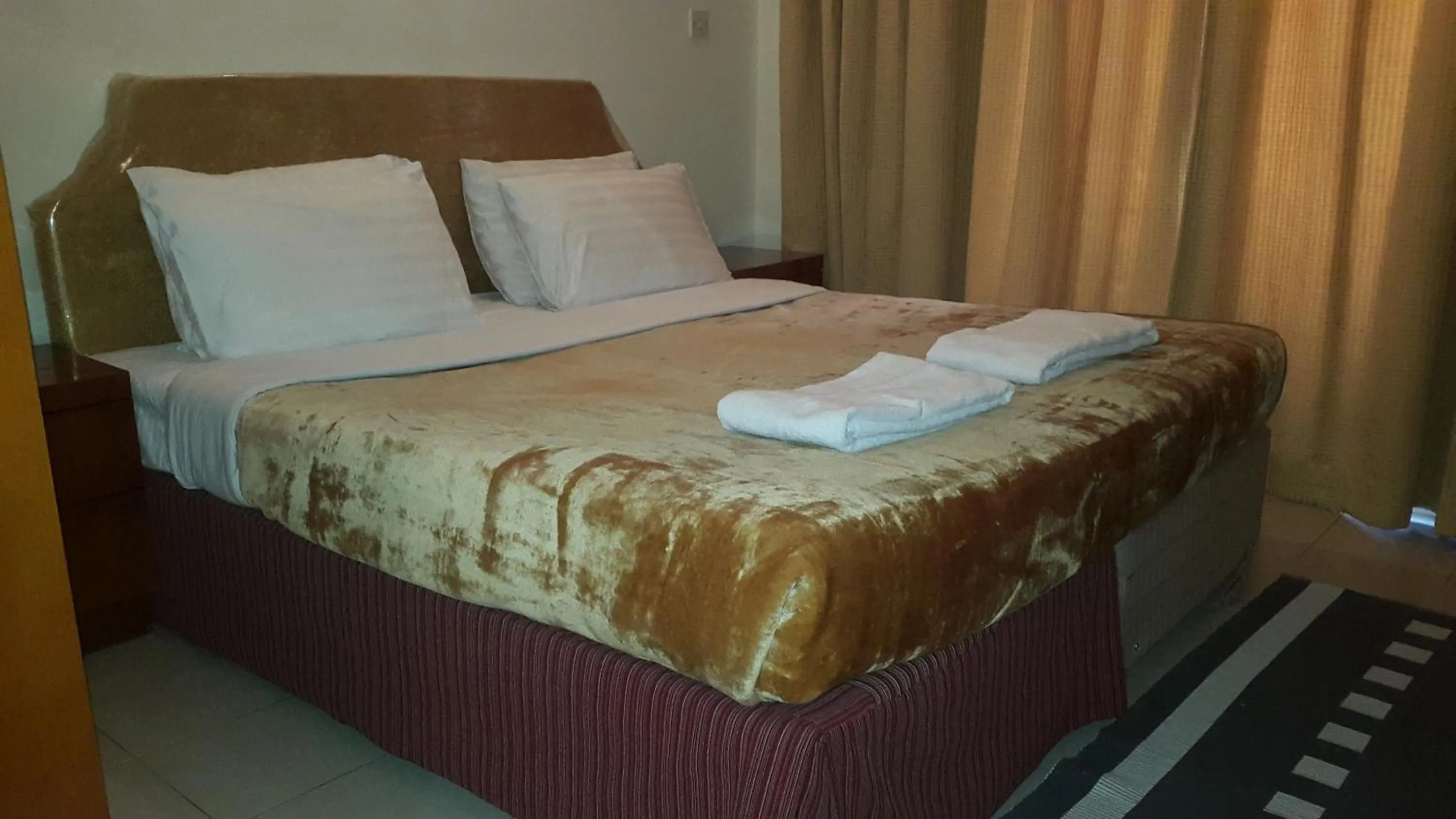 Bed in AL Raien Hotel Apartment
